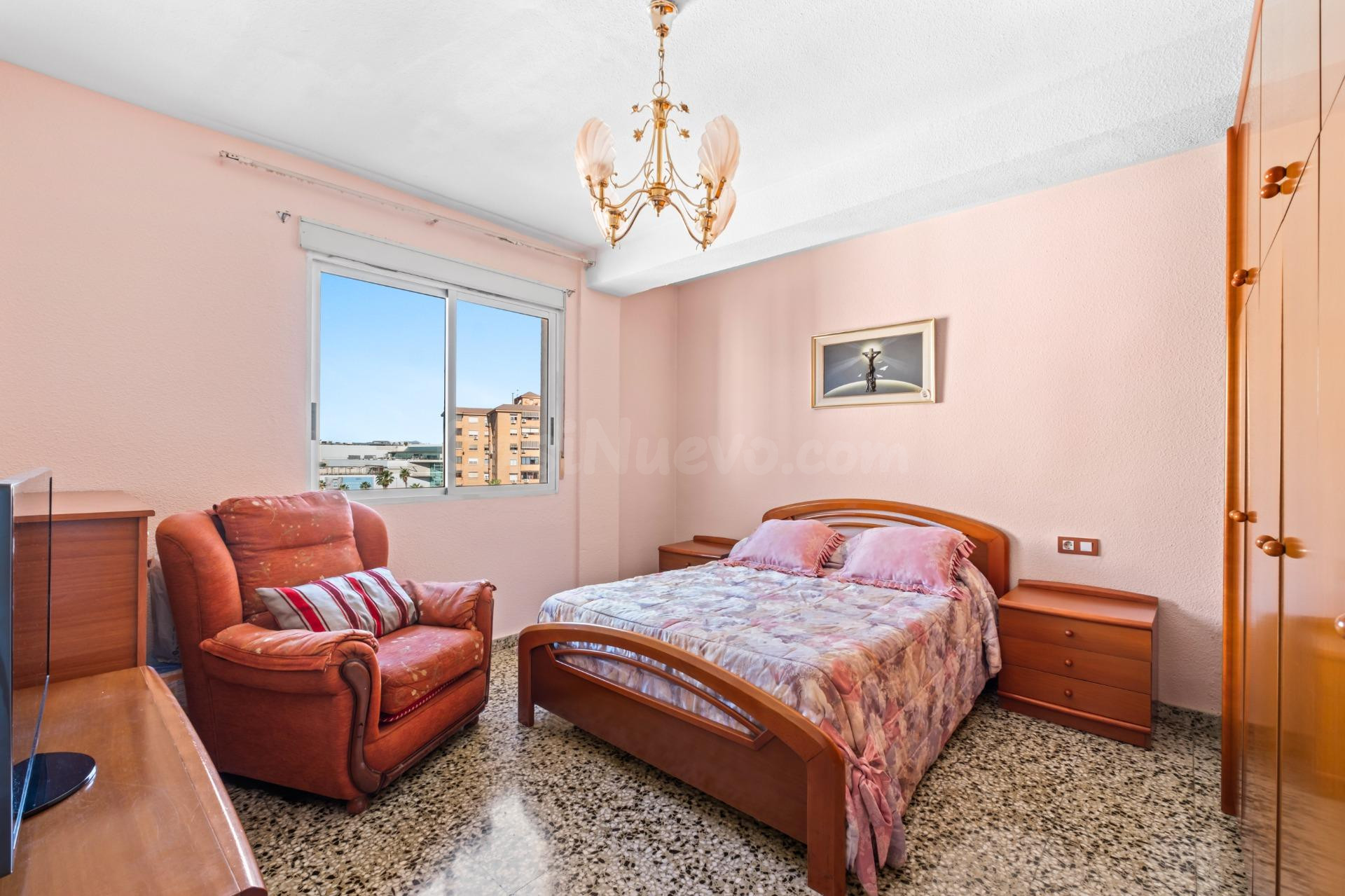 OPORTUNIDAD EN LA FLORIDA: PISO CON TERRAZA Y ASCENSOR - foto 2