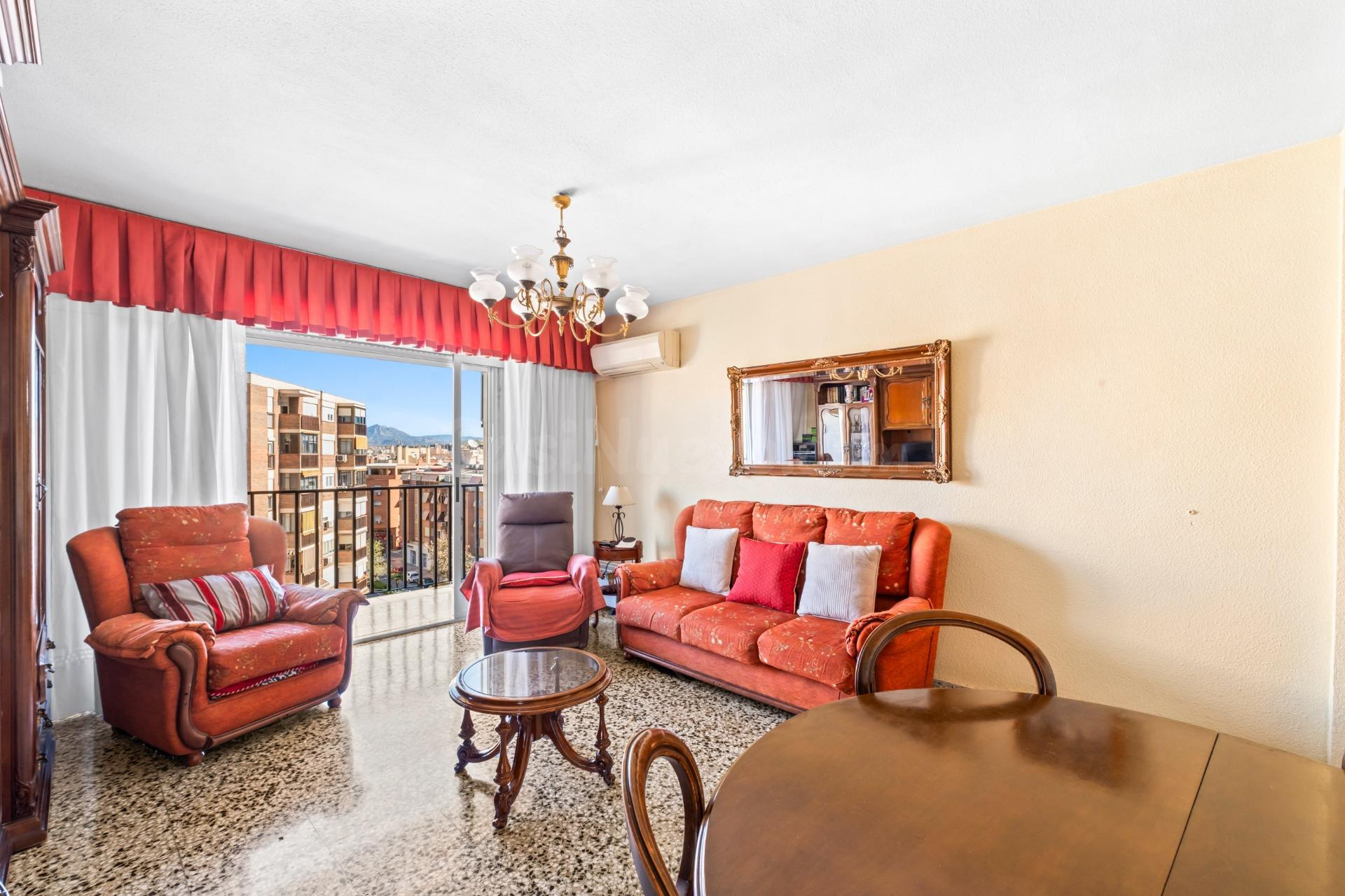 OPORTUNIDAD EN LA FLORIDA: PISO CON TERRAZA Y ASCENSOR - foto 4