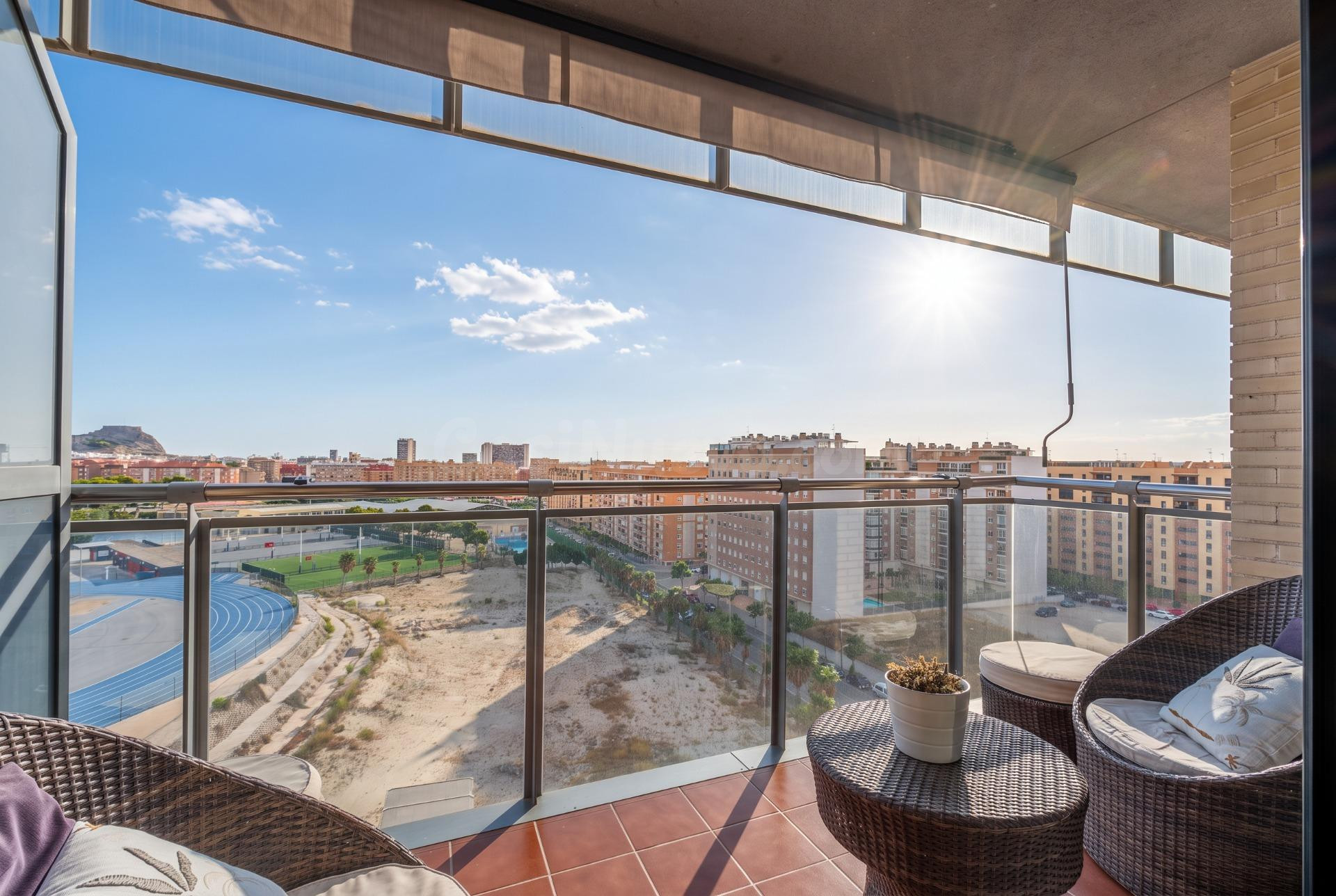 VIVIENDA CON VISTAS ESPECTACULARES EN EL PAU - foto 3