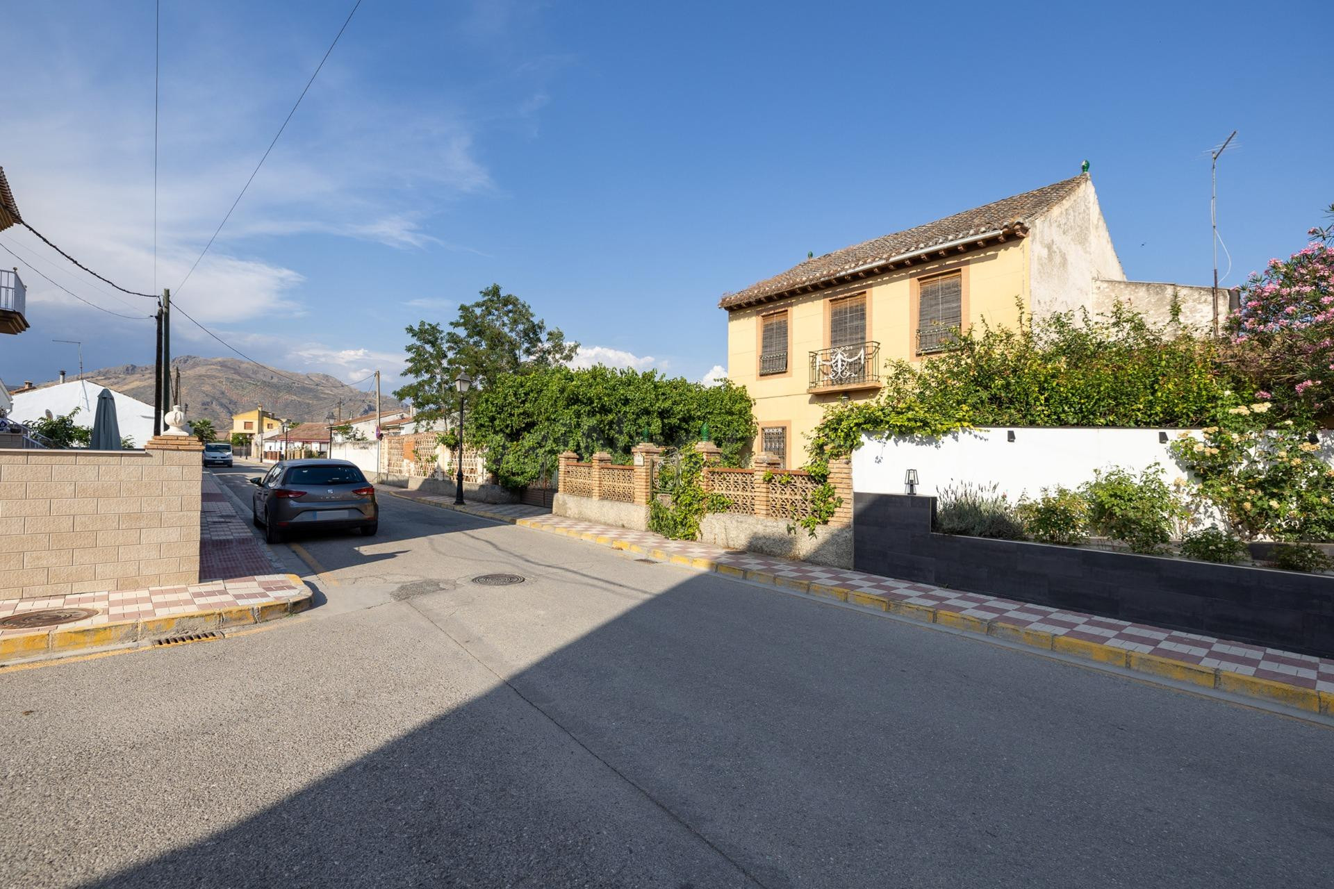 Casa Rústica con Terreno urbano interesante para promotores.