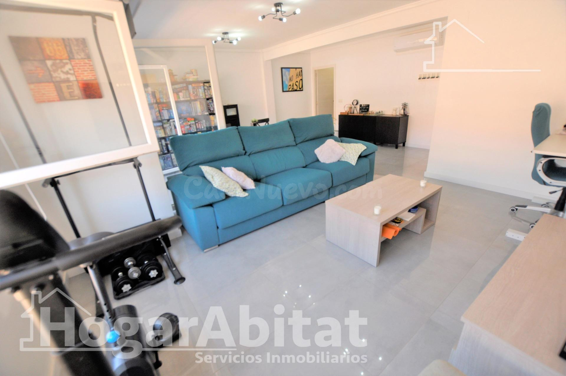 ¡ESPECTACULAR! MUY AMPLIO, IMPECABLE Y REFORMADO CON BALCÓN  - foto 3