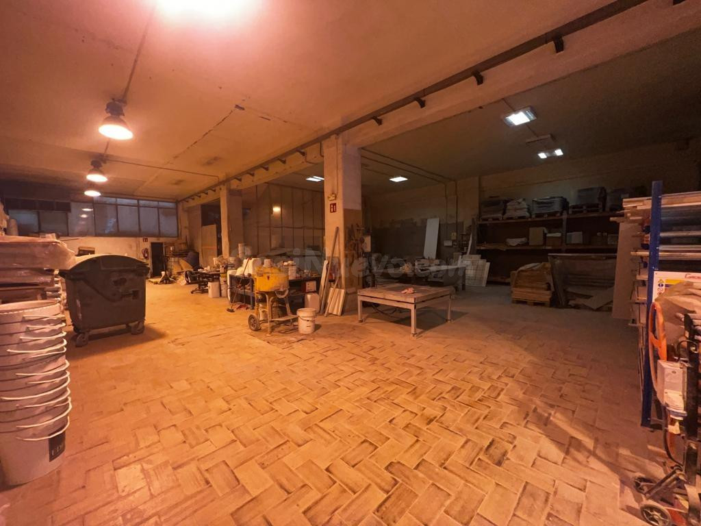 Nave industrial 521m² en venta - Trajana - foto 3