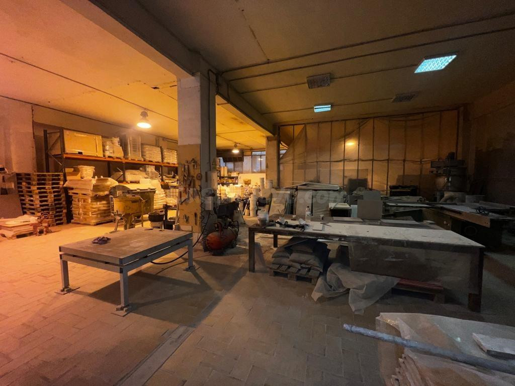 Nave industrial 521m² en venta - Trajana - foto 4