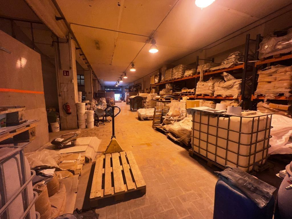 Nave industrial 521m² en venta - Trajana - foto 5