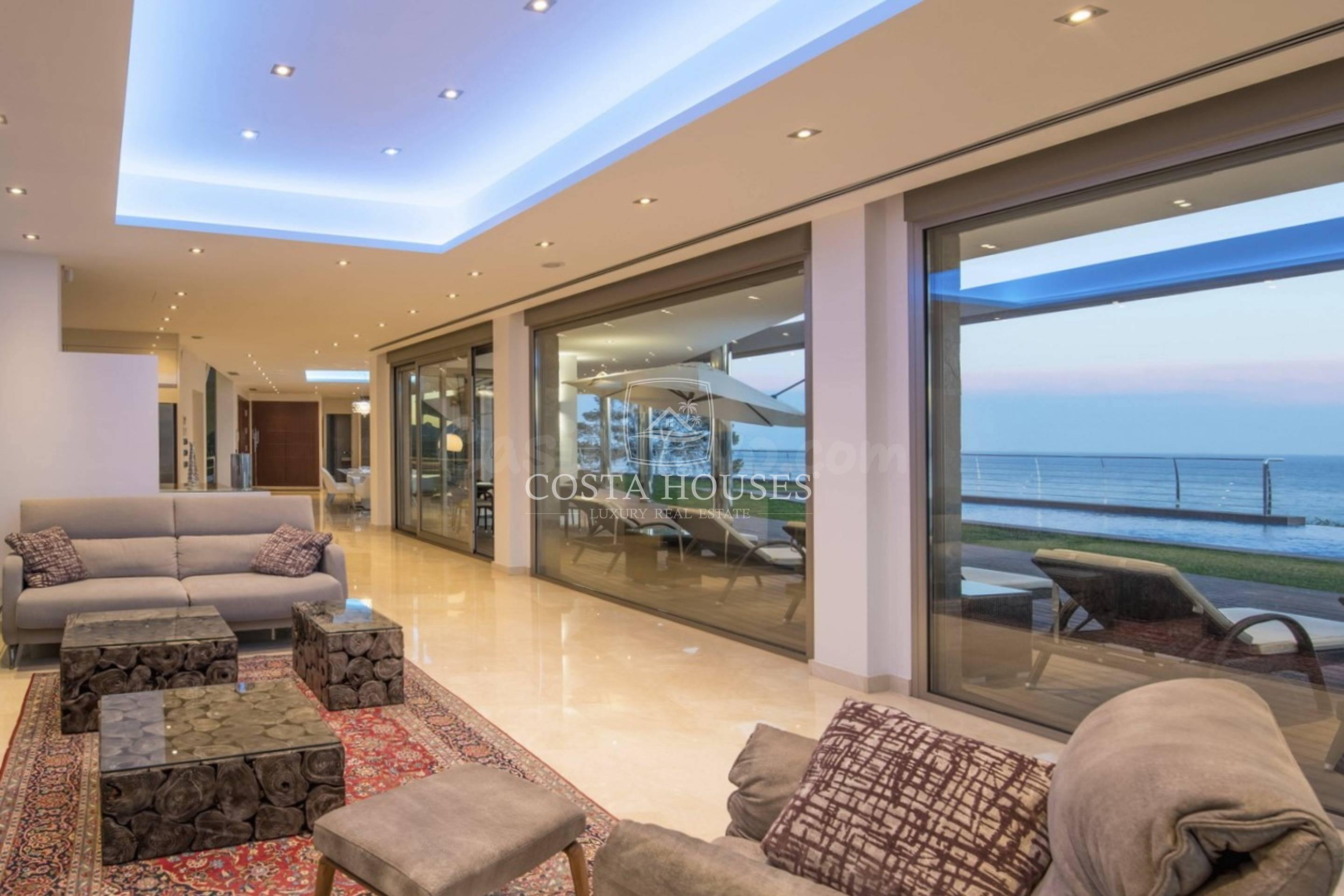 ❶ VILLA HORIZON - Impresionante Propiedad de Lujo en Primera - foto 4