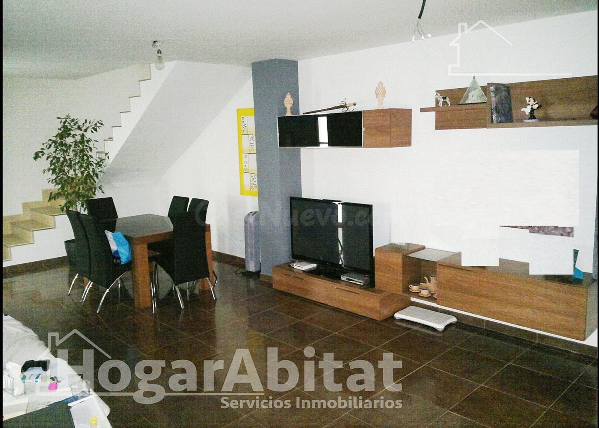 CASA SEMINUEVO CON GARAJE Y TERRAZA - foto 3