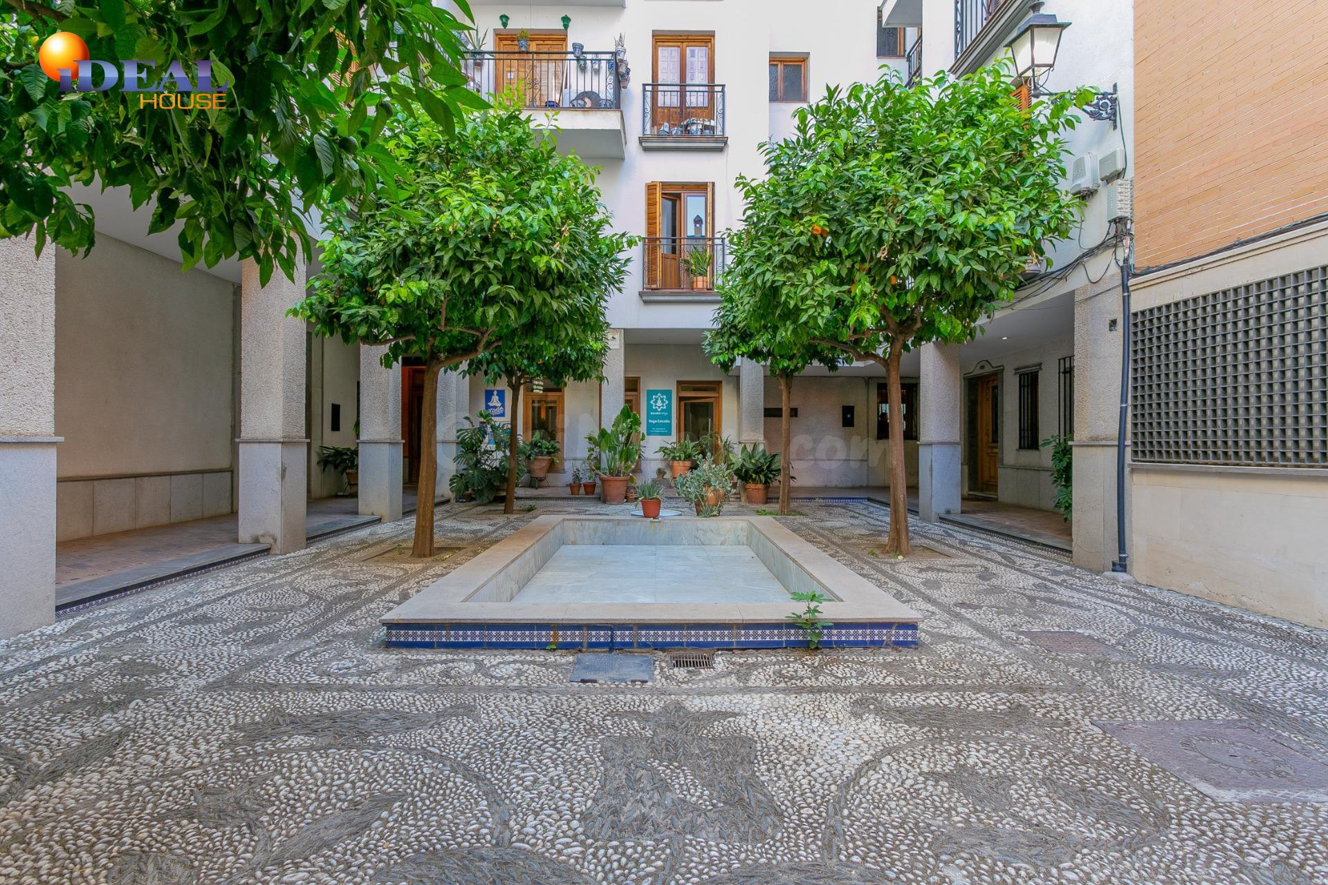 TRATESTERO EN VENTA EN EL CENTRO DE GRANADA