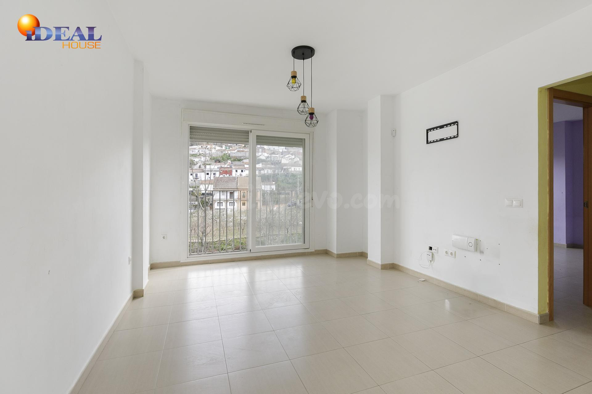 SE VENDE PISO VPO EN PINOS PUENTE – JUNTO AL CUARTEL DE LA G - foto 2