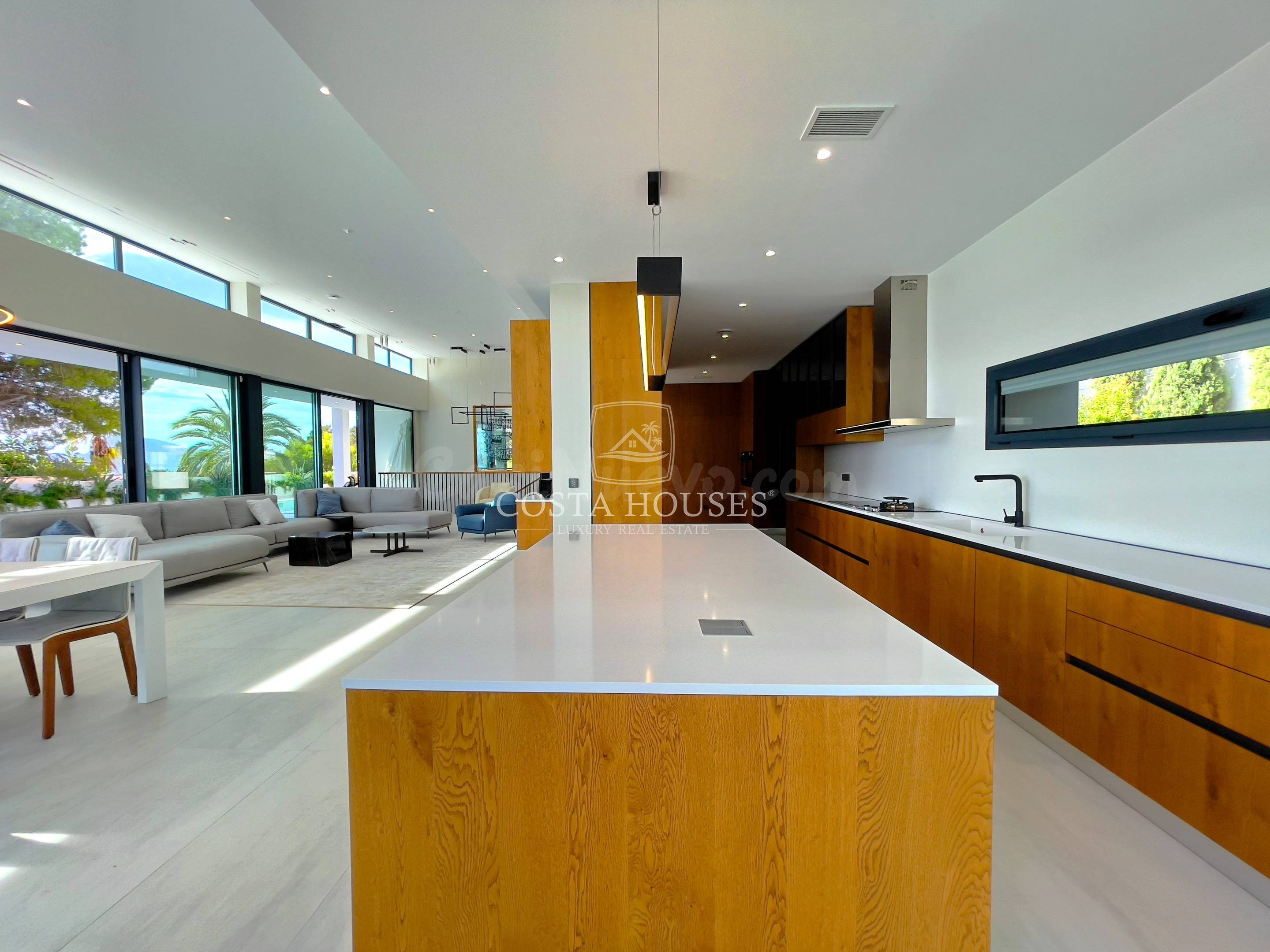 ❶ VILLA PORTO SENSO - Venta Villa de Lujo en Primera Linea y - foto 5