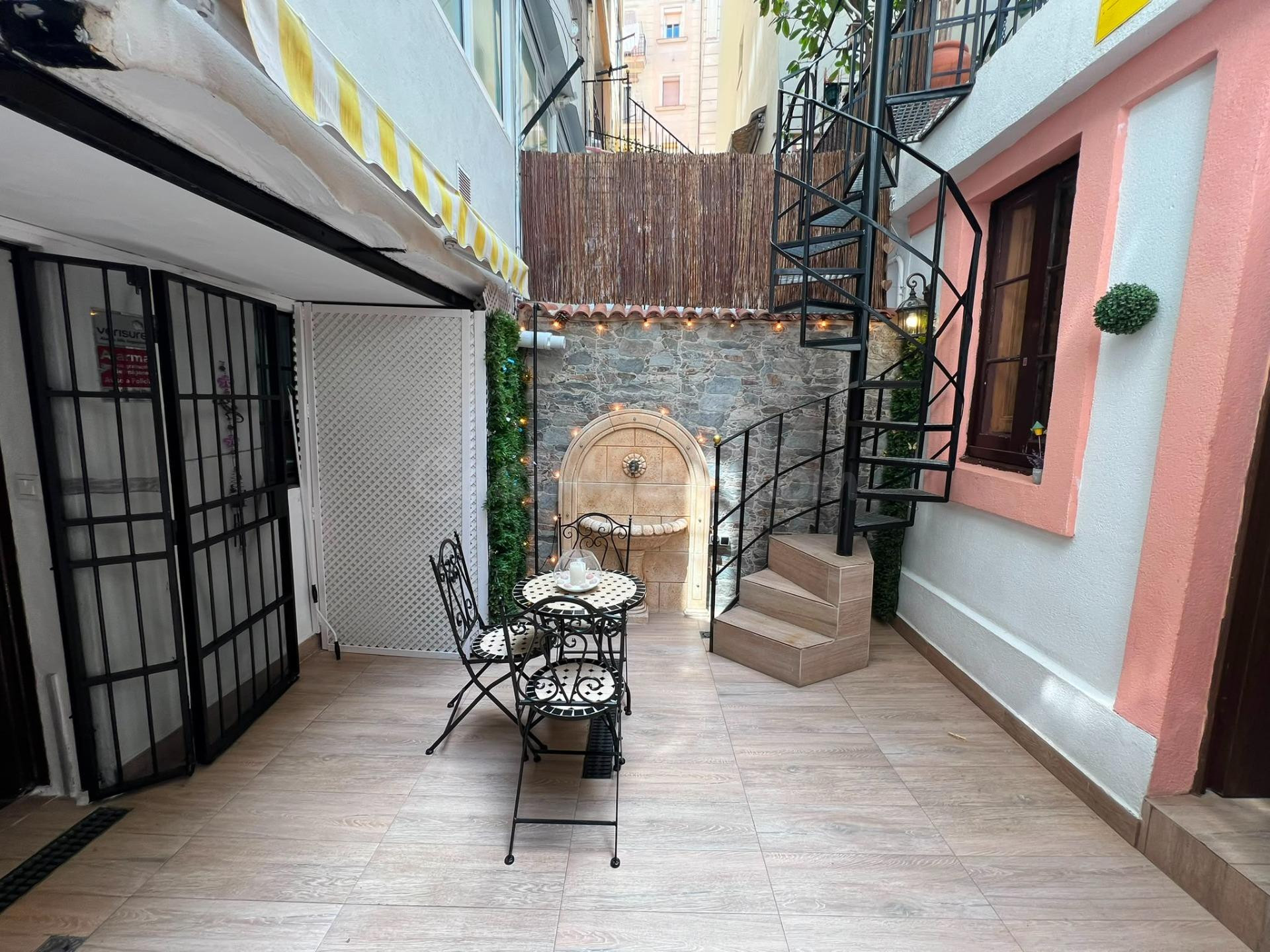 BAJOS DUPLEX EN POBLE SEC