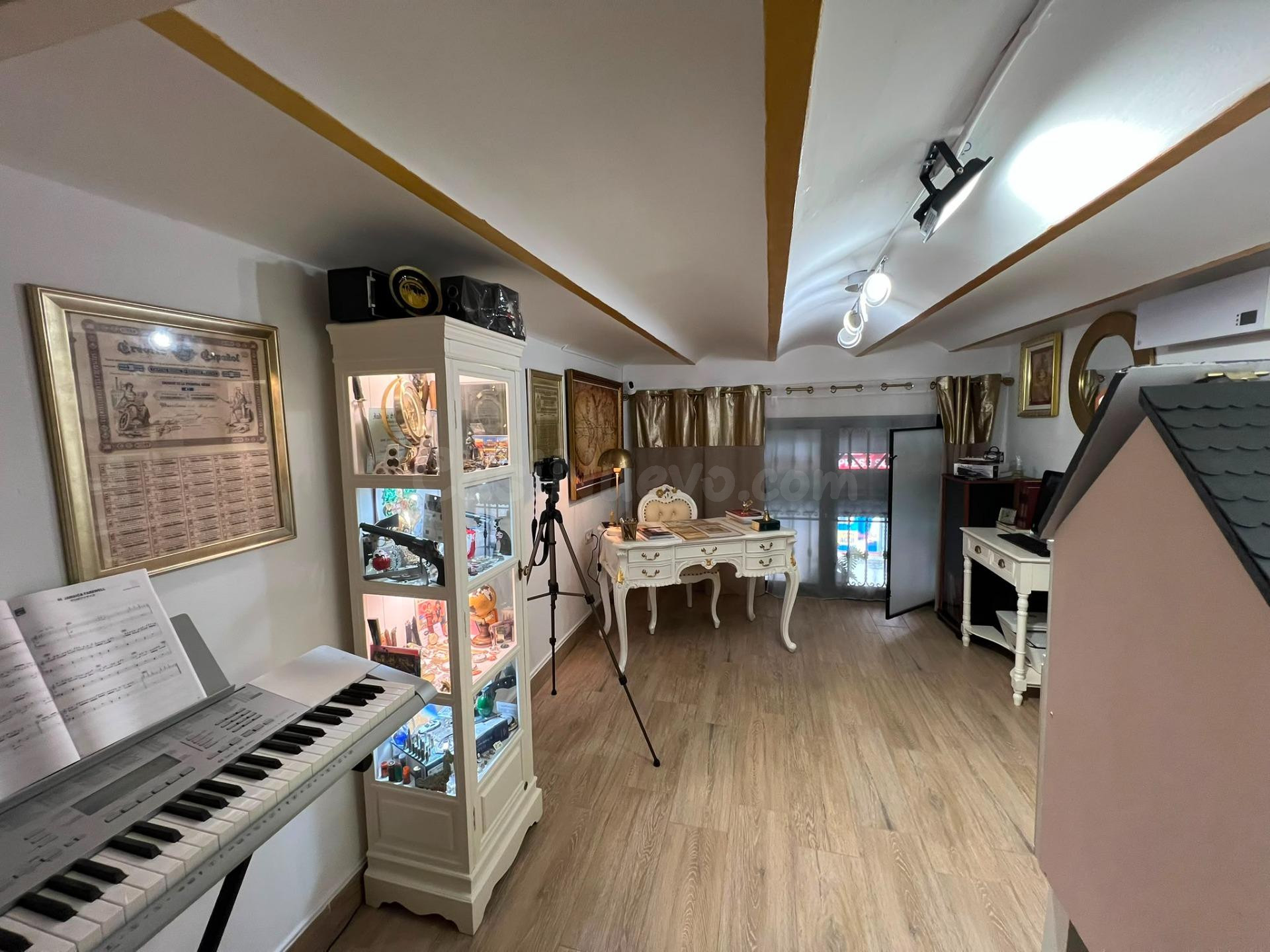 BAJOS DUPLEX EN POBLE SEC - foto 3