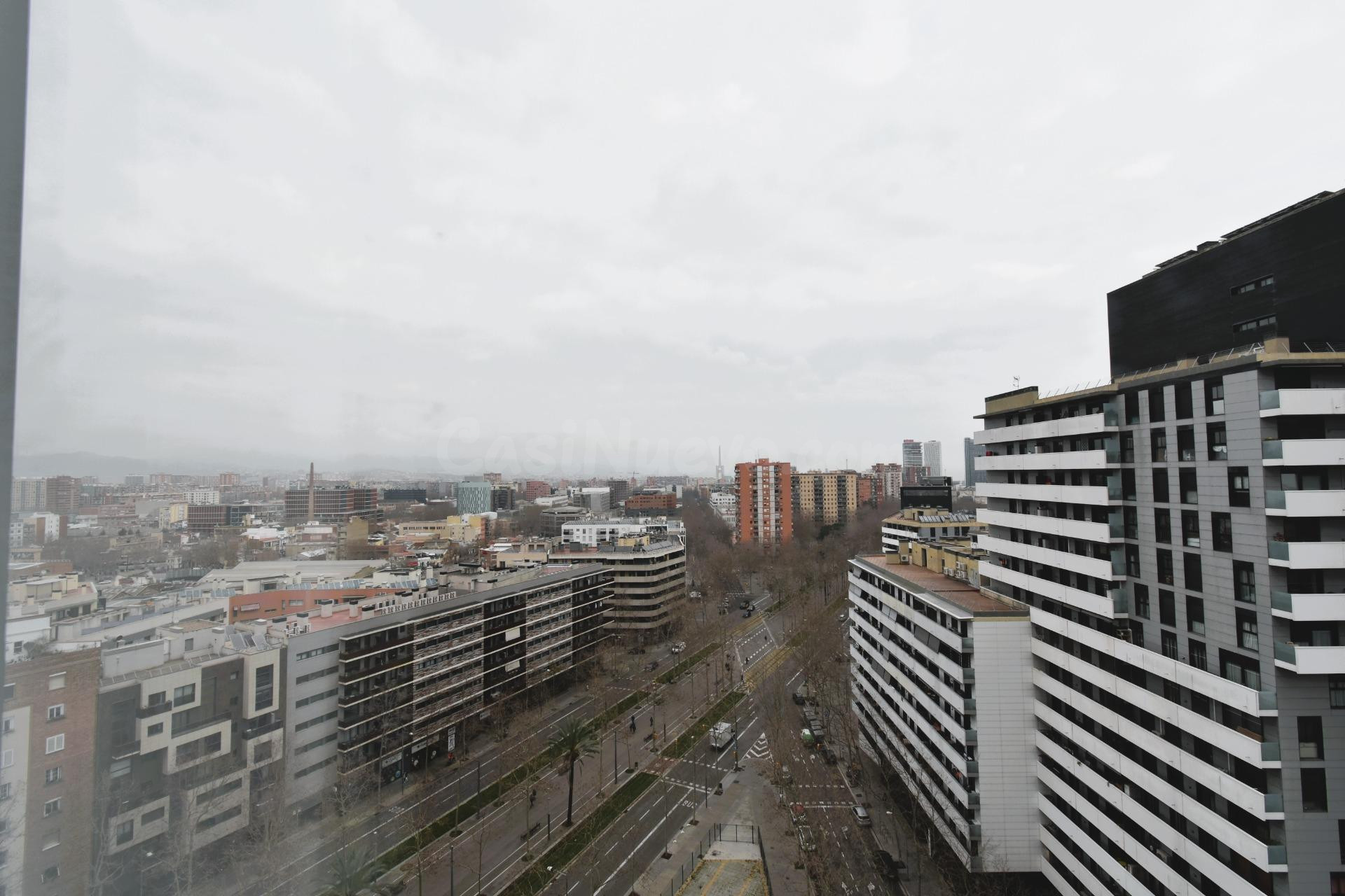 Impresionante piso con vistas despejadas - foto 2