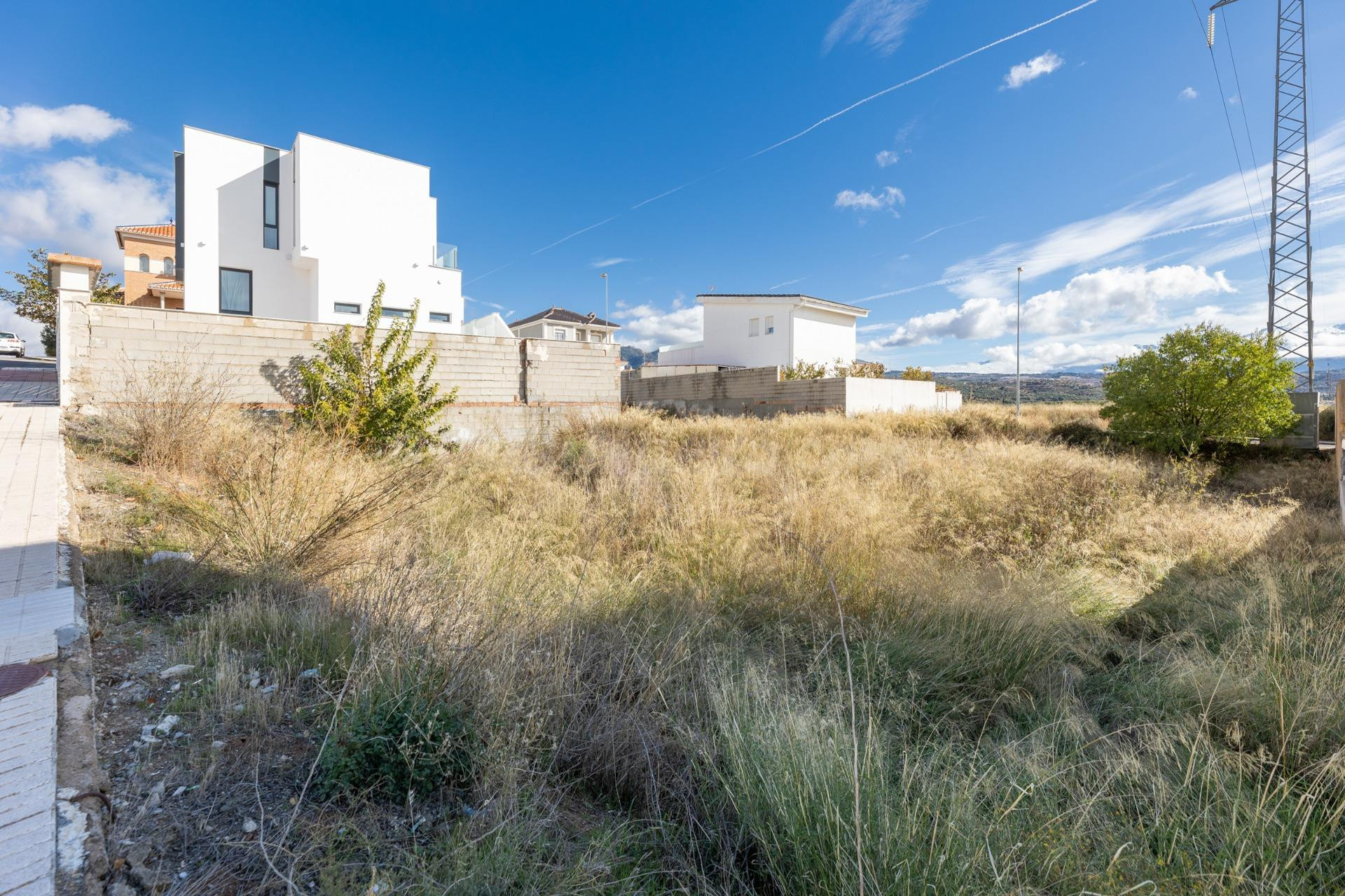 TERRENO A LA VENTA EN PELIGROS - foto 2