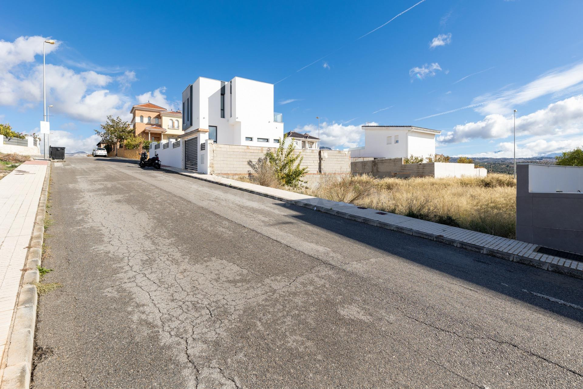 TERRENO A LA VENTA EN PELIGROS - foto 3