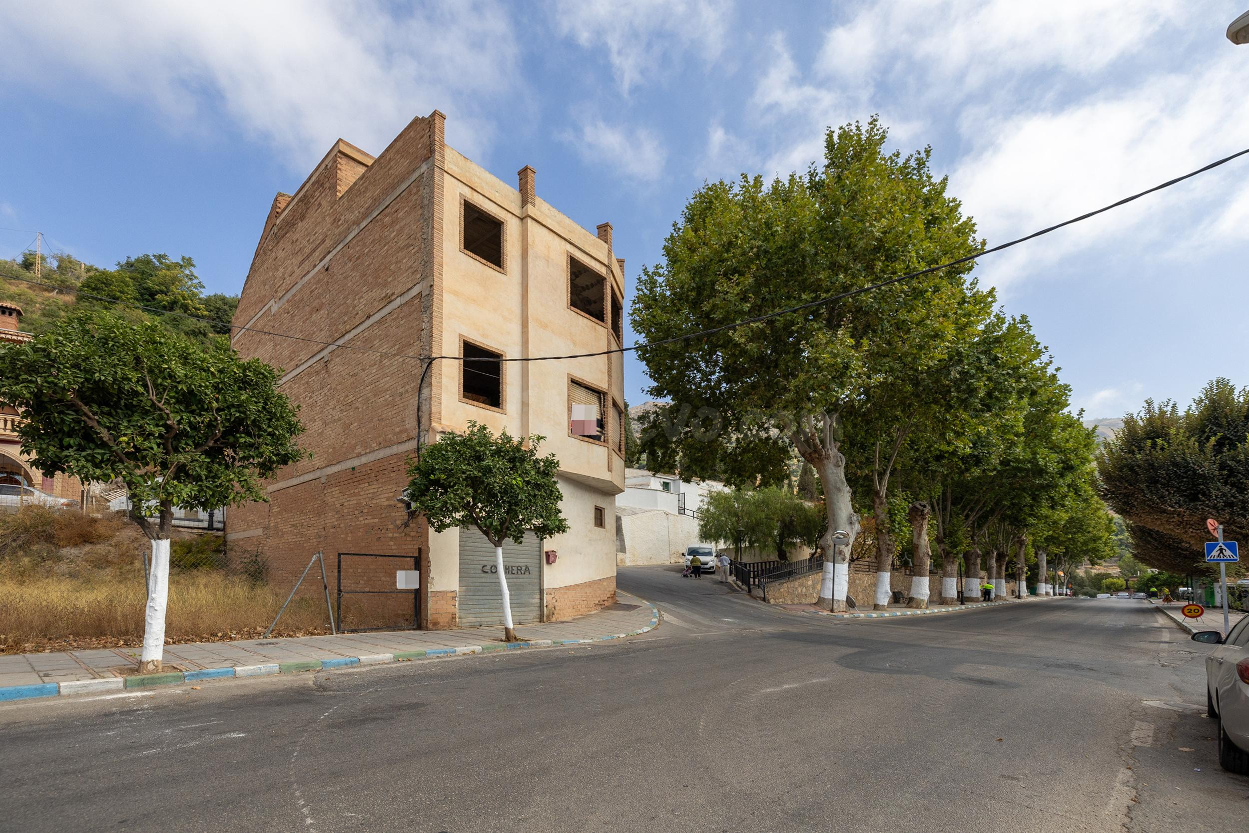 Gran Oportunidad en Lanjarón – Edificio en Obra con Alto Pot - foto 2