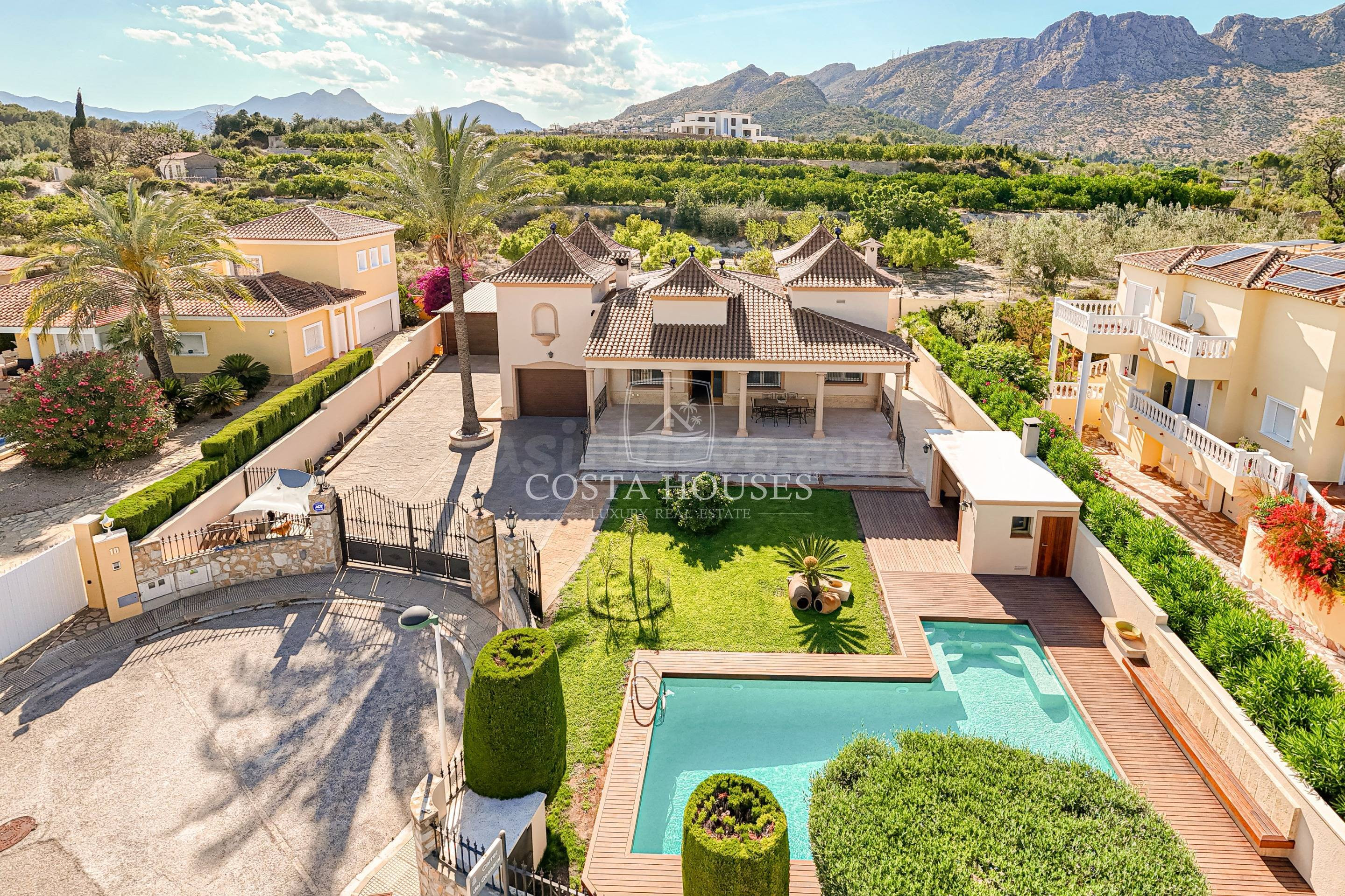 VILLA BRISA | Exclusiva Villa Mediterránea con Jardín Privad - foto 4