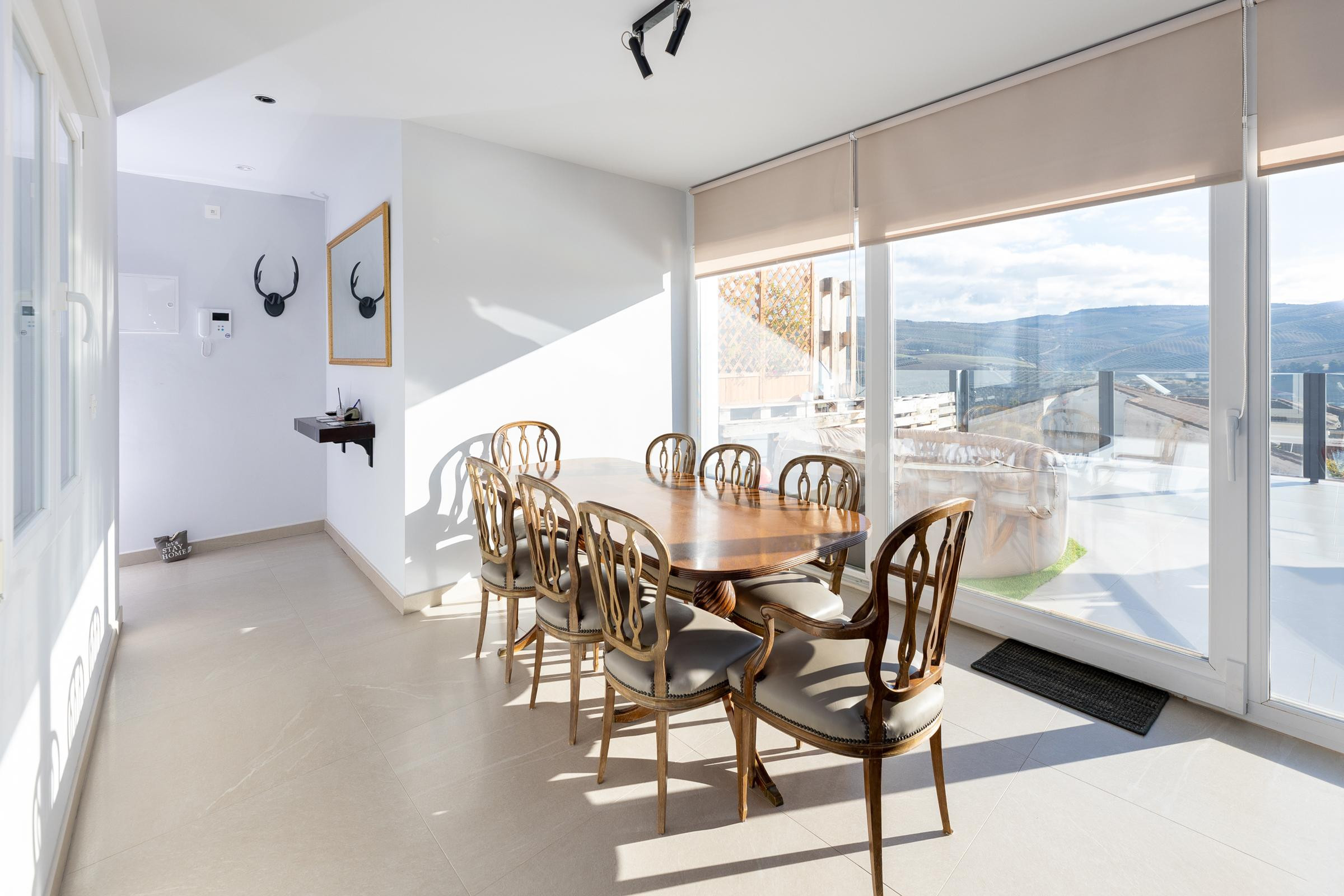 ESPECTACULAR ATICO CON TERRAZA Y MARAVILLOSAS VISTAS EN ALHA - foto 2