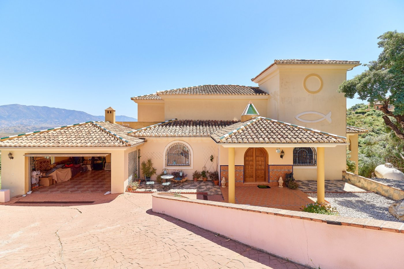 Villa espléndida de 6 dormitorios y 5 baños en La Mairena, M - foto 2