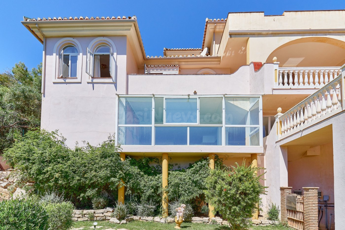 Villa espléndida de 6 dormitorios y 5 baños en La Mairena, M - foto 4