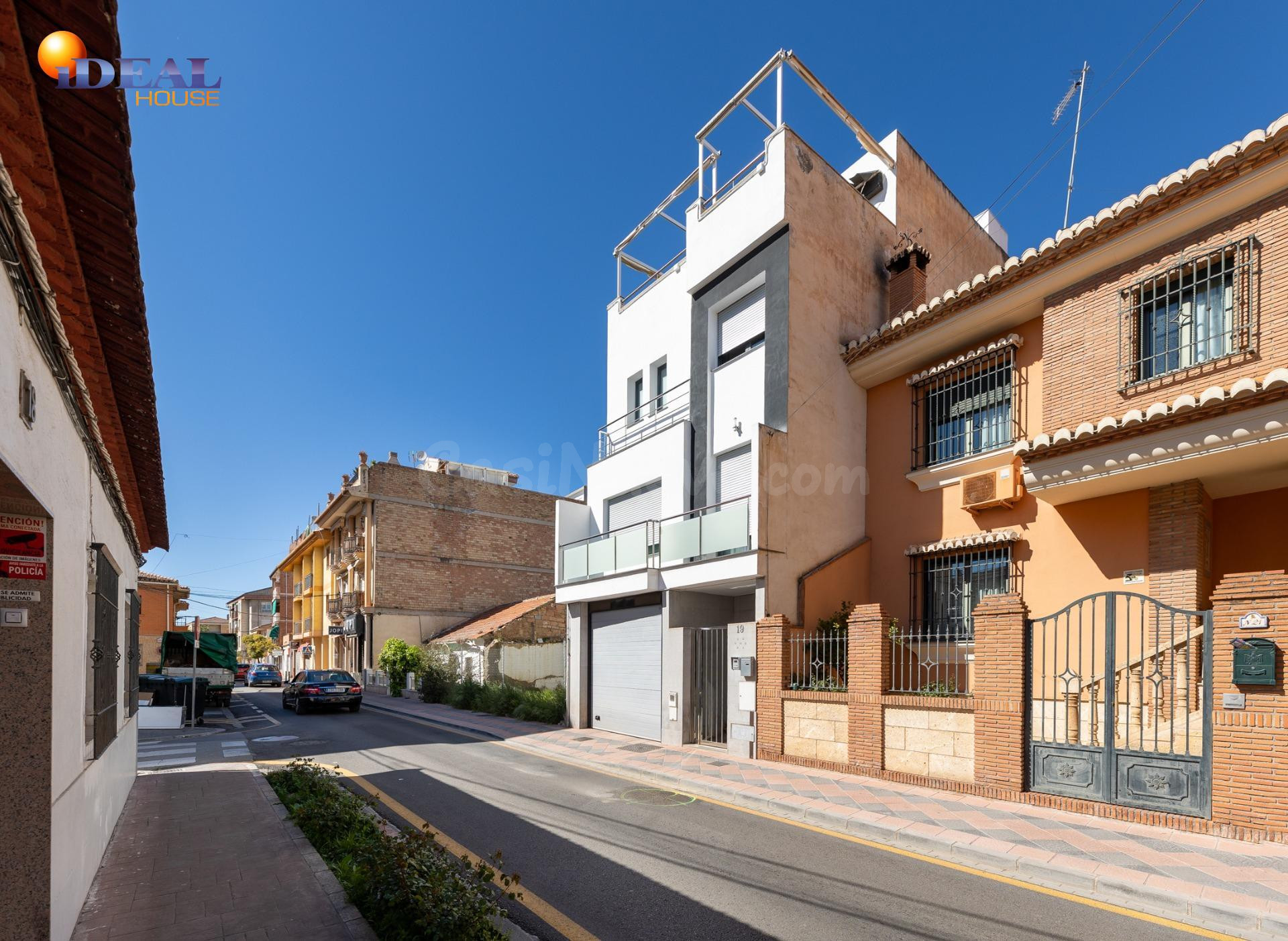 Venta de casa con calidades de lujo en Armilla (Granada)