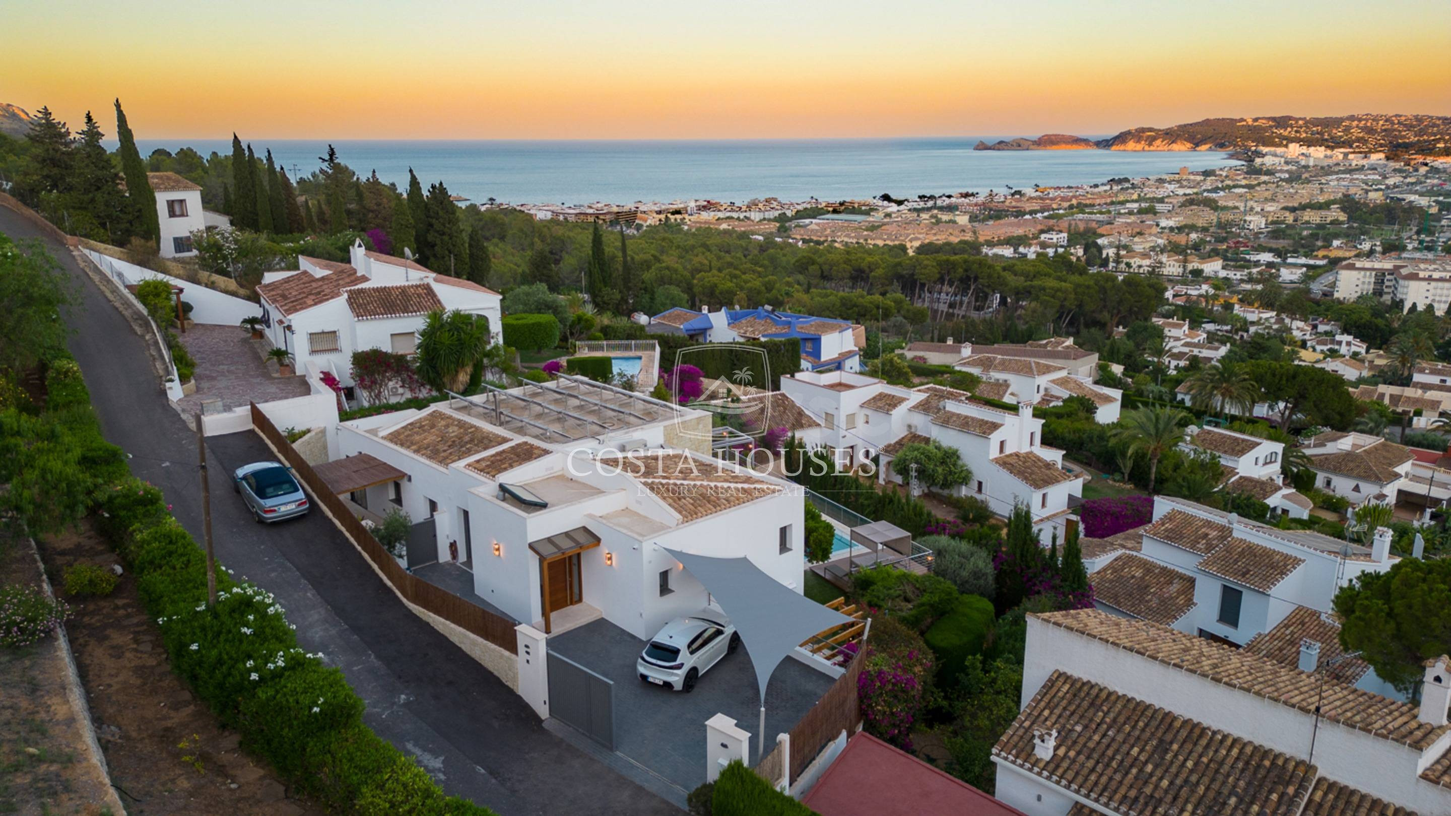 COSTA HOUSES Luxury Villas S.L ® presenta Villa Puchol - Ele - foto 3