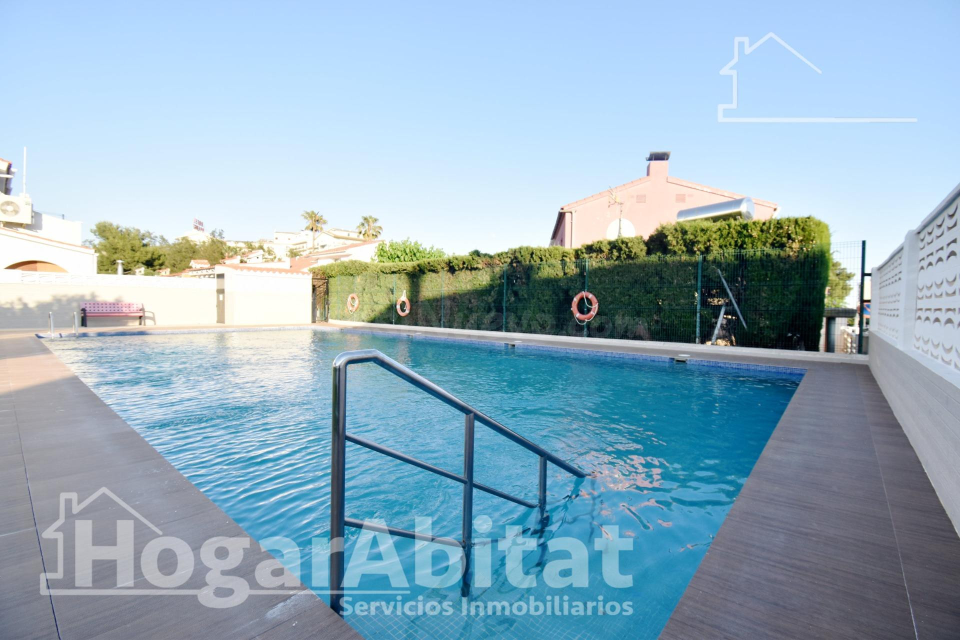 ADOSADO REFORMADO CON PISCINA, GARAJE, 3 TERRAZAS Y BARBACOA - foto 2
