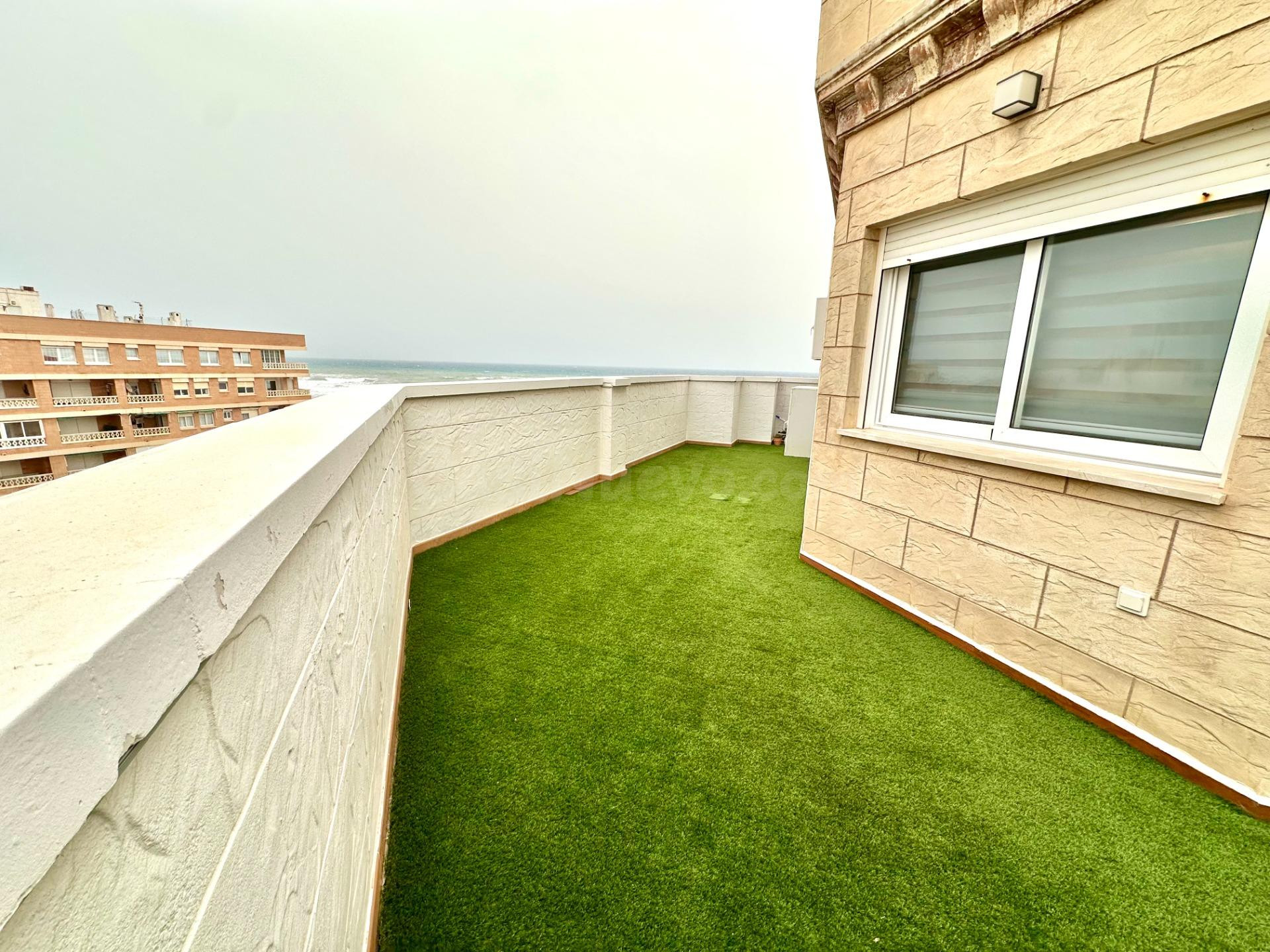 Bonito ático con vista al mar en La Mata - foto 4
