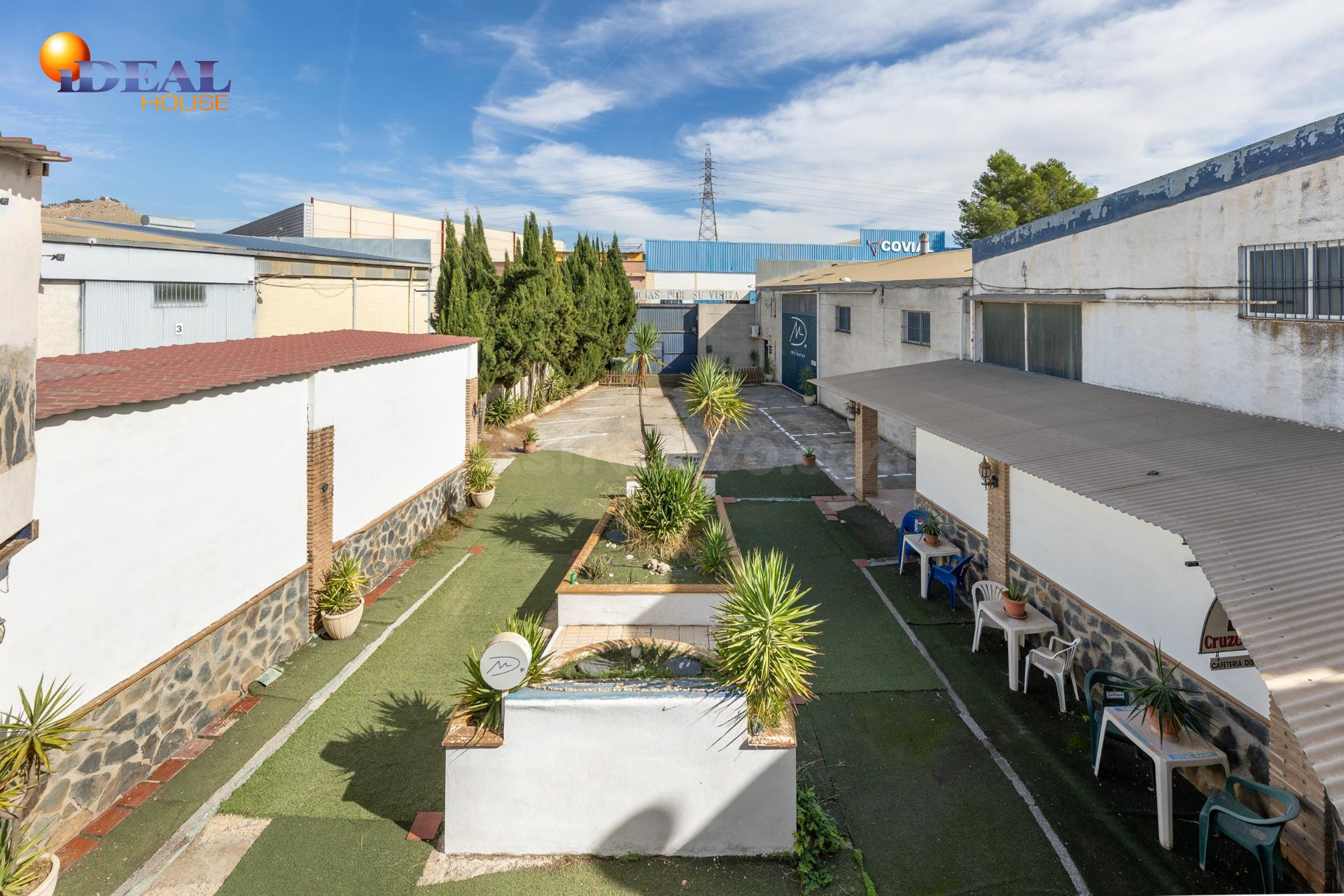SE VENDE RECINTO CON VARIAS DEPENDENCIAS (AVENIDA LOS ALAMOS