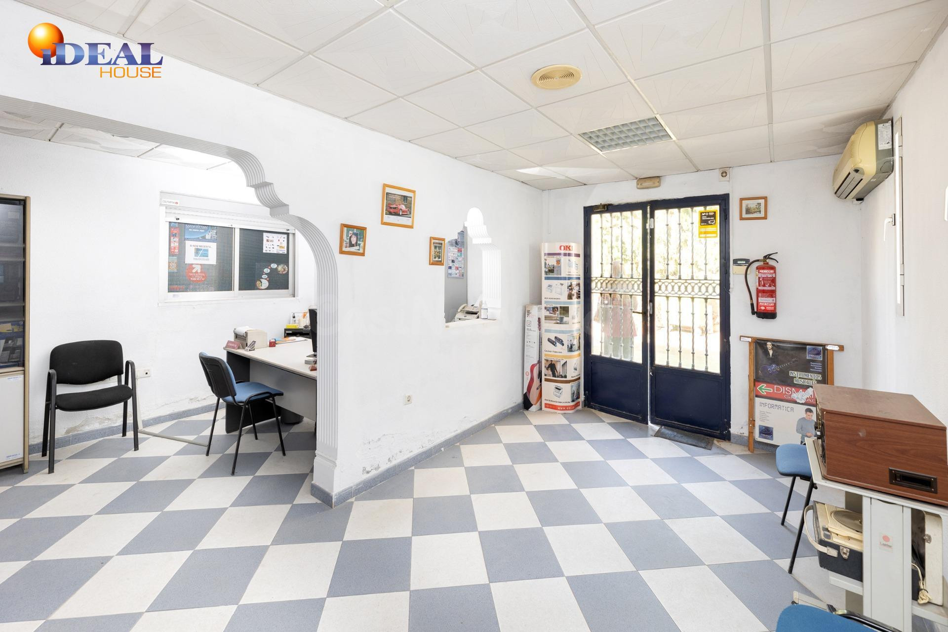 SE VENDE RECINTO CON VARIAS DEPENDENCIAS (AVENIDA LOS ALAMOS - foto 5