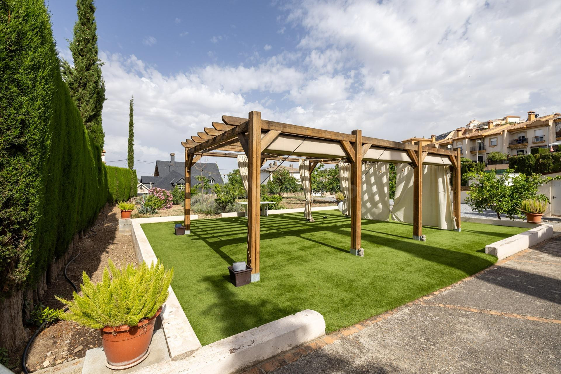 TERRENO URBANO CON PROYECTO PARA 4 CASAS  ADOSADAS EN MONACH - foto 3