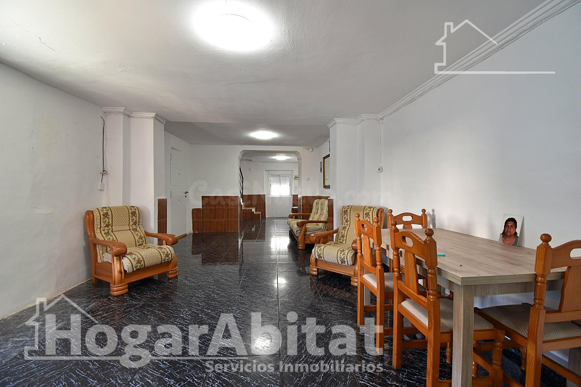 ¡OPORTUNIDAD DE INVERSIÓN! AMPLIA CASA ESQUINERA CON GRAN TE - foto 5