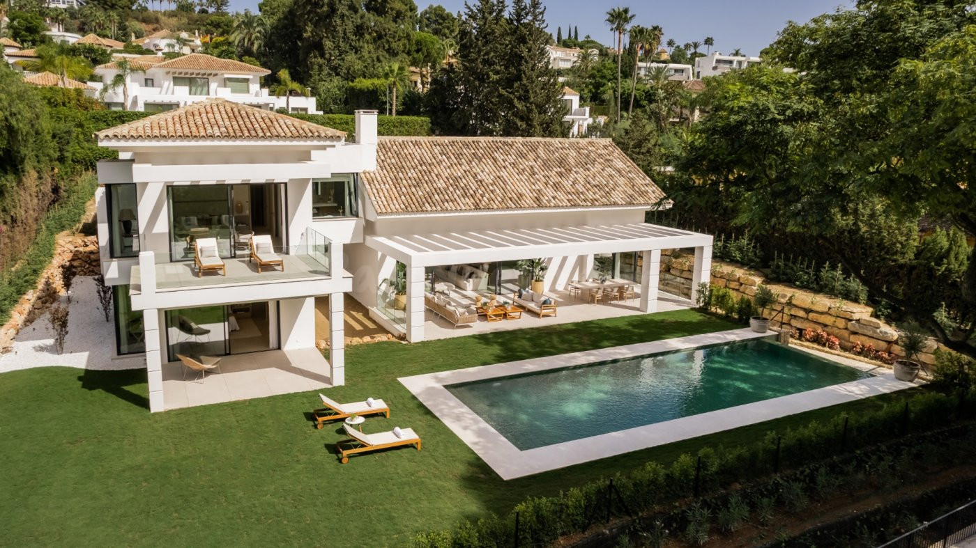 Villa de 5 dormitorios y 6 baños localizada en El Paraiso, E