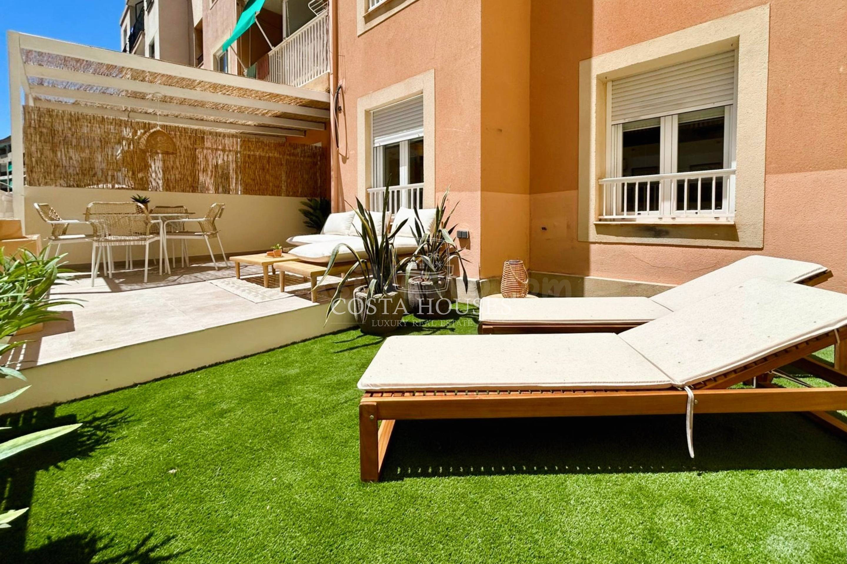 APARTAMENTO EN VENTA EN EL PUERTO DE JÁVEA A 1 MINUTO DE LA  - foto 2