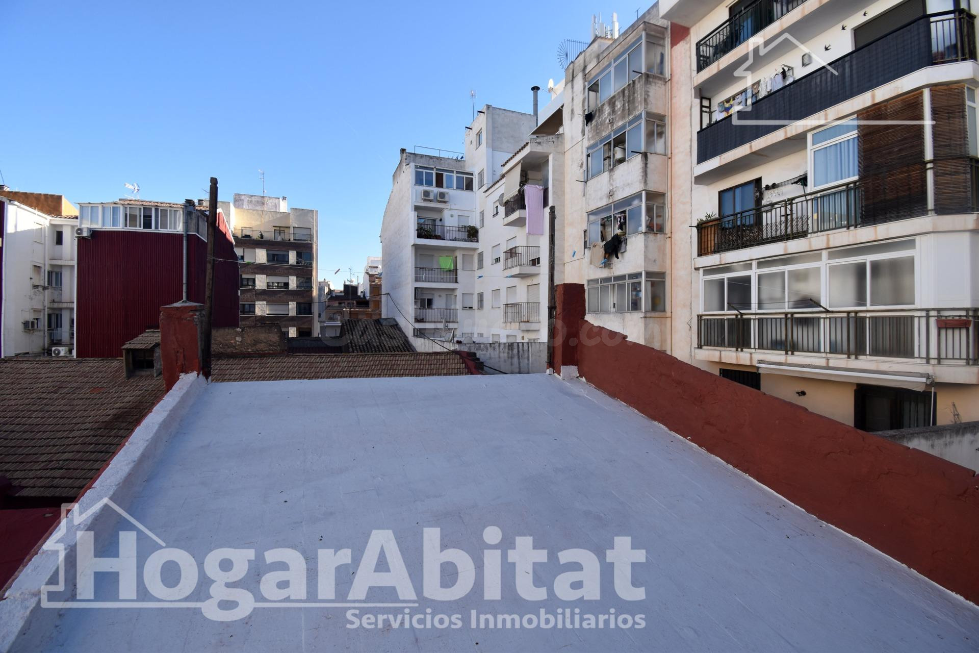 AMPLIA CASA PARA REFORMAR CON 7 DORMITORIOS EN EL CENTRO - foto 5
