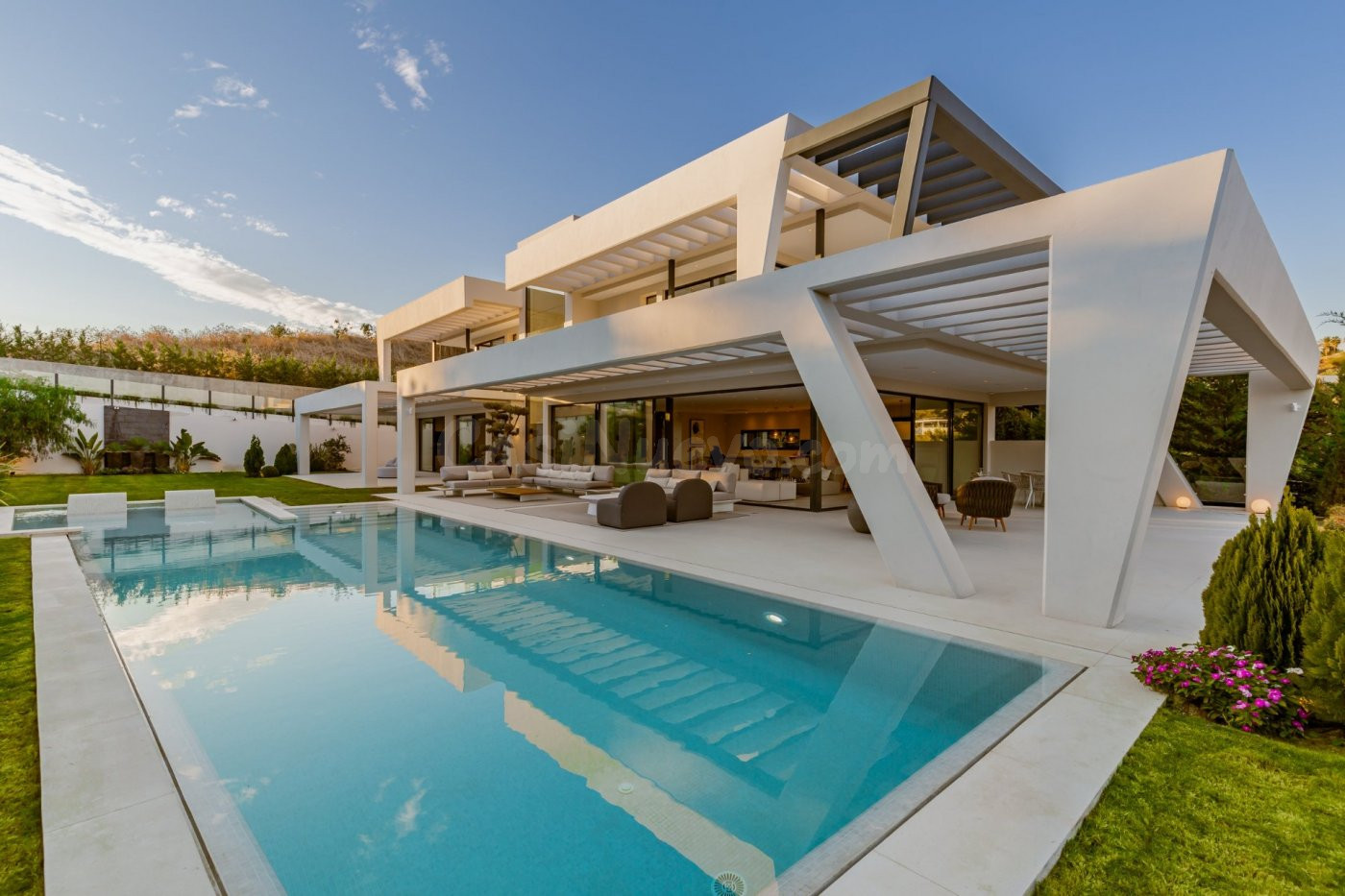 Villa de 6 dormitorios y 8 baños en Nueva Andalucía, Marbell