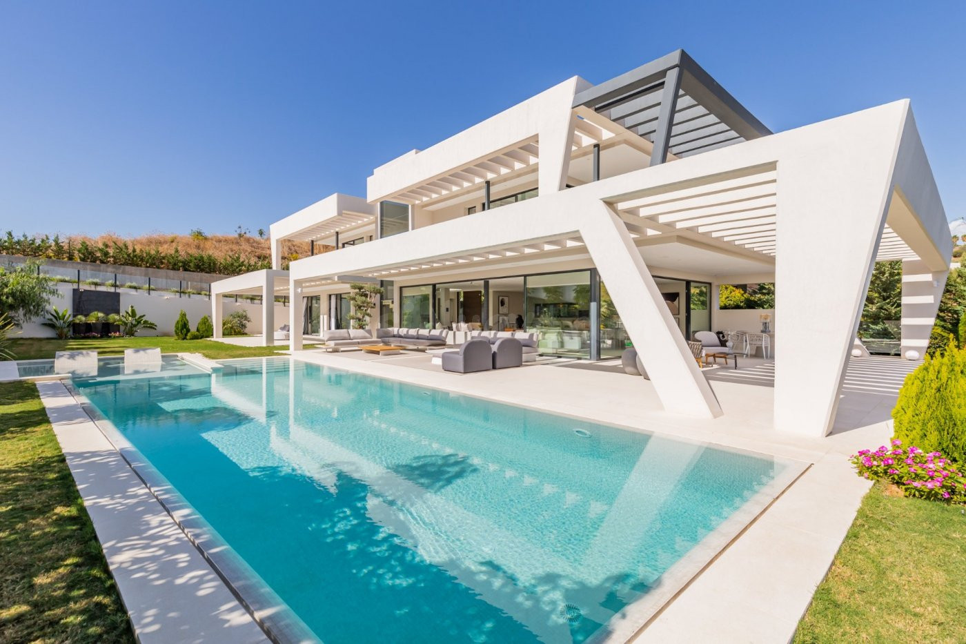 Villa de 6 dormitorios y 8 baños en Nueva Andalucía, Marbell - foto 2