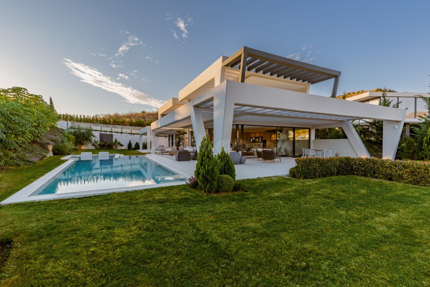 Villa de 6 dormitorios y 8 baños en Nueva Andalucía, Marbell - foto 4