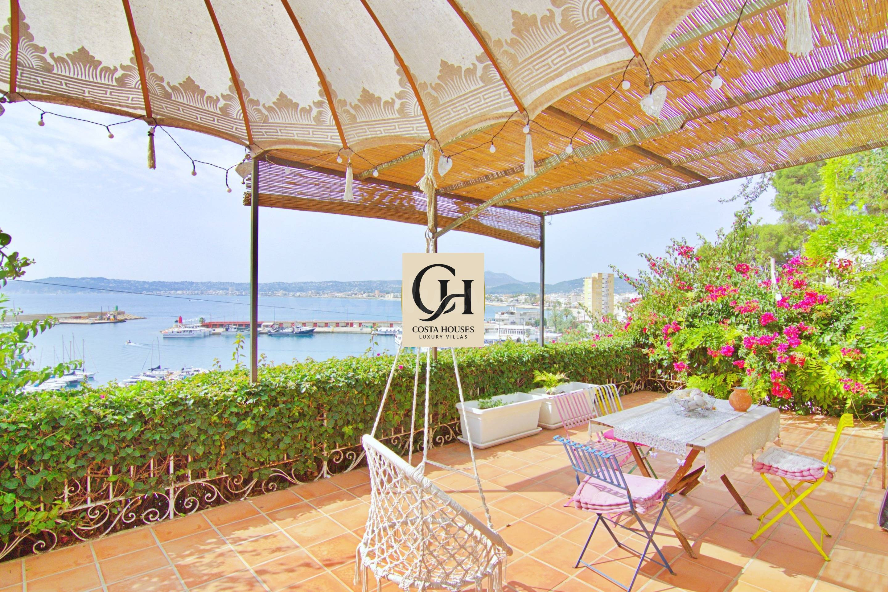 VILLA MARINA, UN EXCLUSIVO HOGAR EN PRIMERA LINEA DEL MAR EN