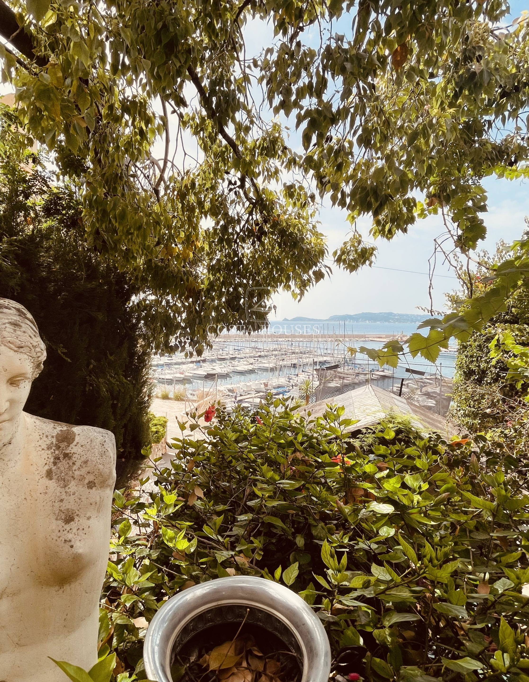 VILLA MARINA, UN EXCLUSIVO HOGAR EN PRIMERA LINEA DEL MAR EN - foto 5