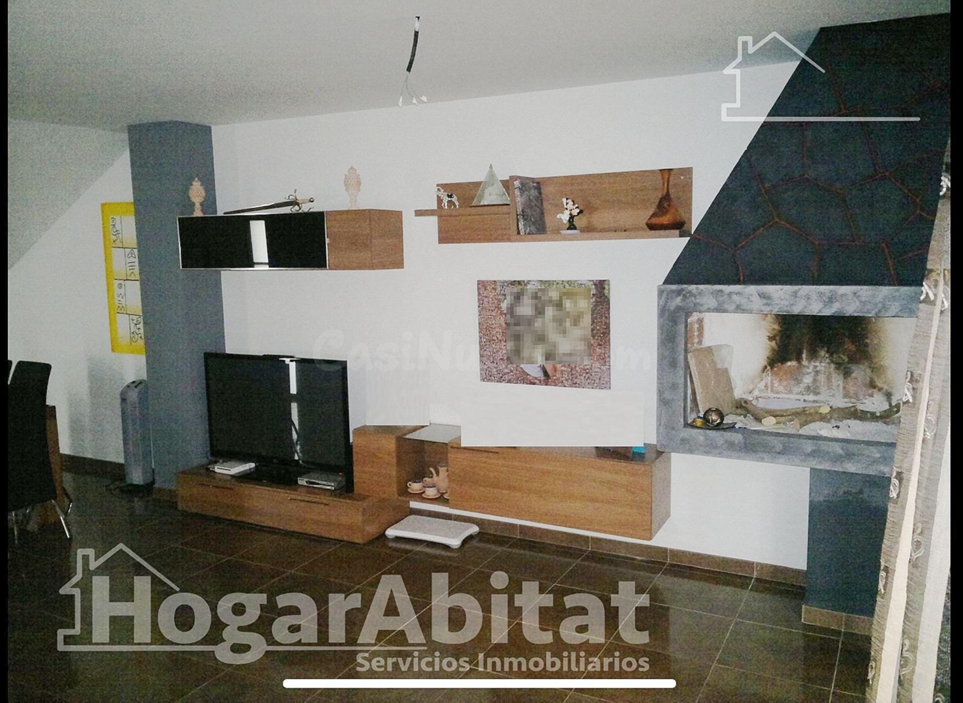 CASA SEMINUEVO CON GARAJE Y TERRAZA - foto 4