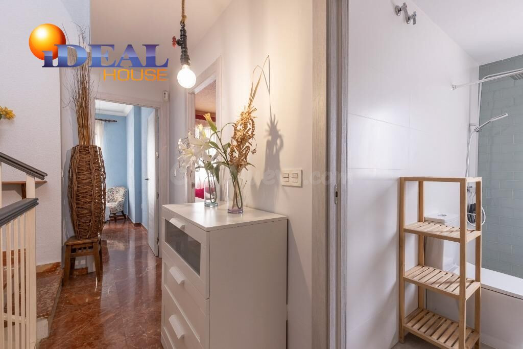 En venta casa adosada junto estación de autobuses - foto 4