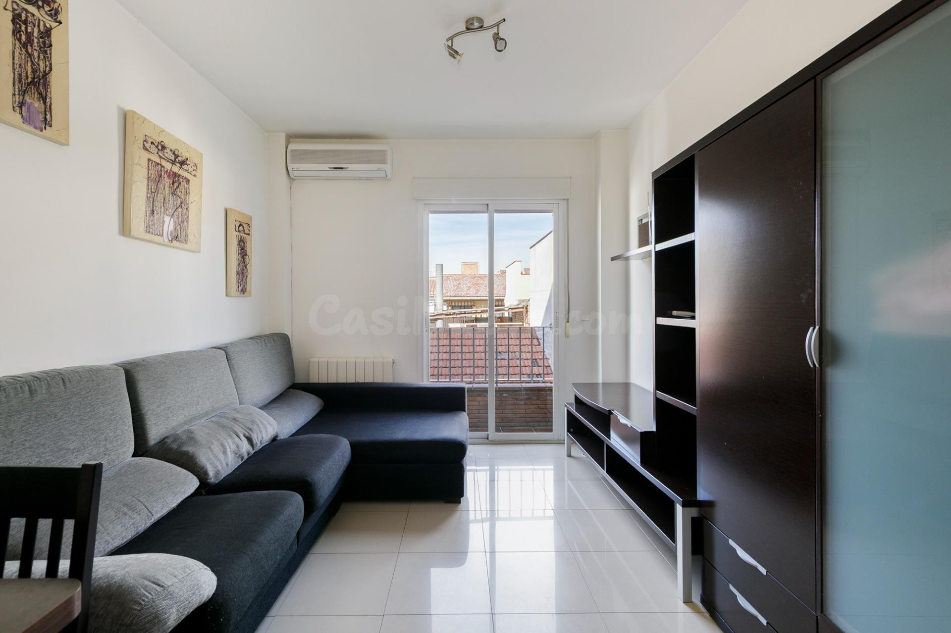 Acogedor Piso en Armilla: Ideal para Inversión o Primera Viv