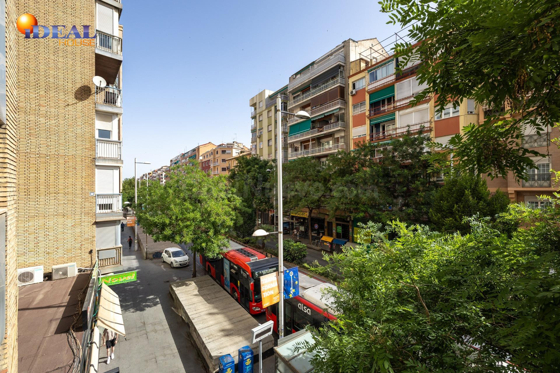 GRAN PISO EN CAMINO DE RONDA JUNTO A CALLE RECOGIDAS CON 212 - foto 4