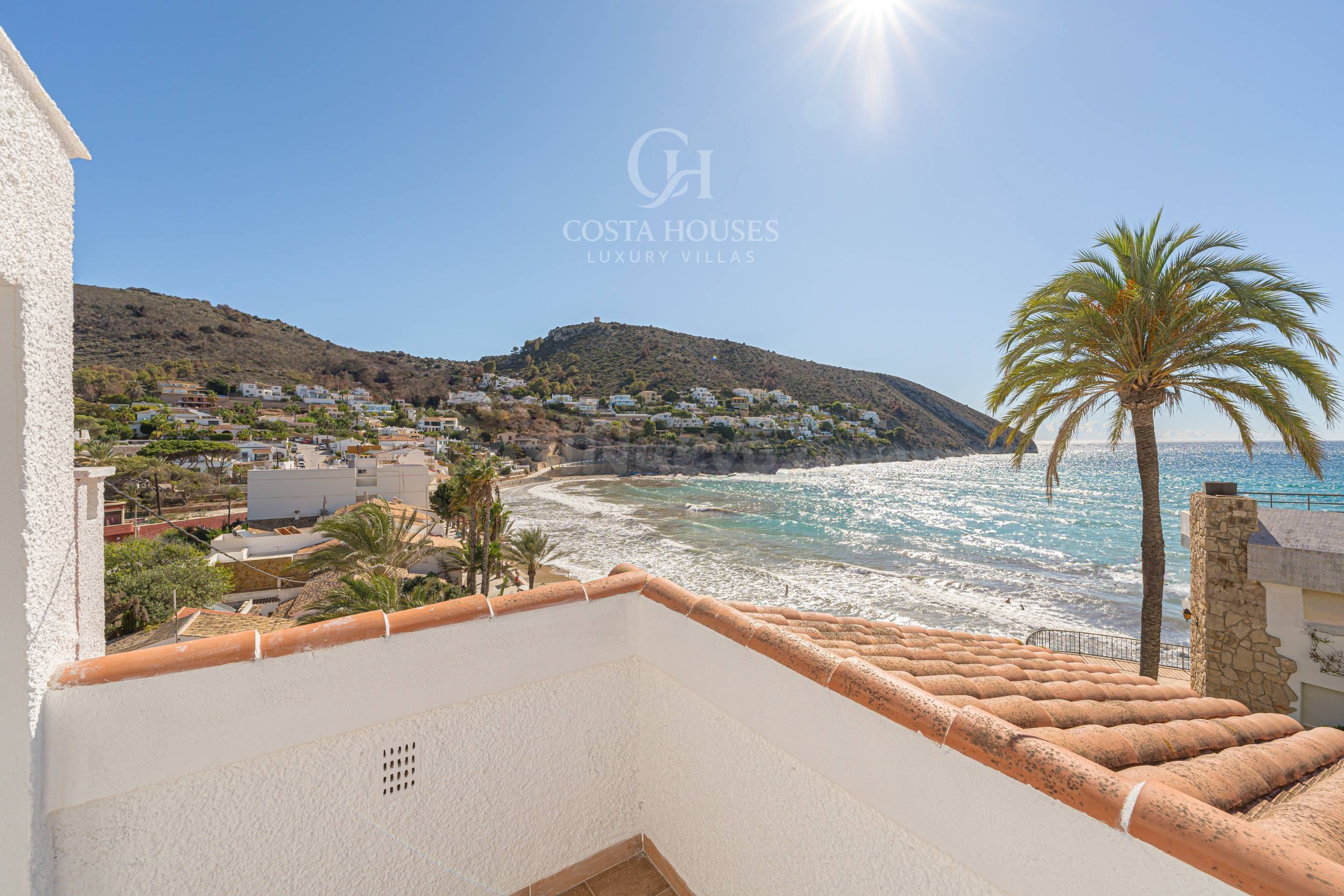 CASA ESCONDIDA · EN PRIMERA LINEA DE PLAYA EL PORTET, MORAIR - foto 5