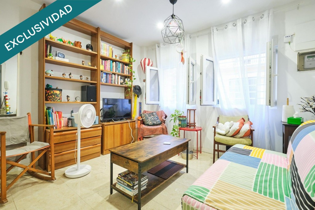Local adaptado como vivienda en venta en una calle tranquila