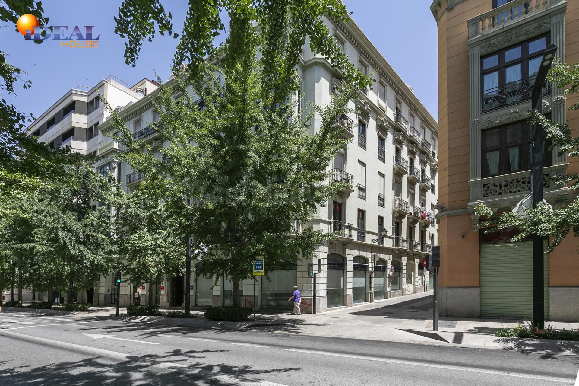Precioso apartamento reformado en Gran Vía, pleno centro de Granada