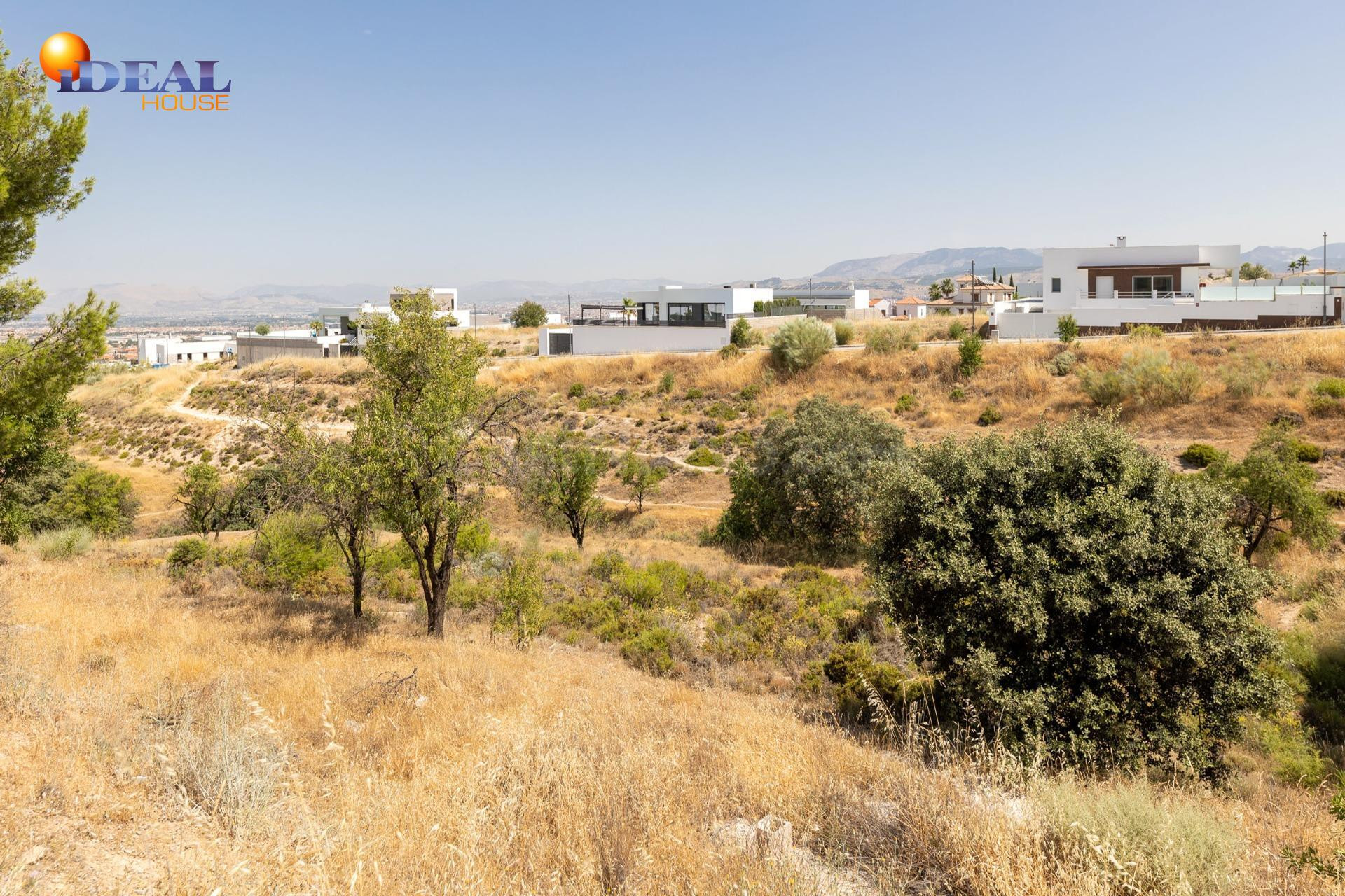 PARCELA URBANA ZONA MEDIA/BAJA DE LOS ALTOS DE LA ZUBIA - foto 3