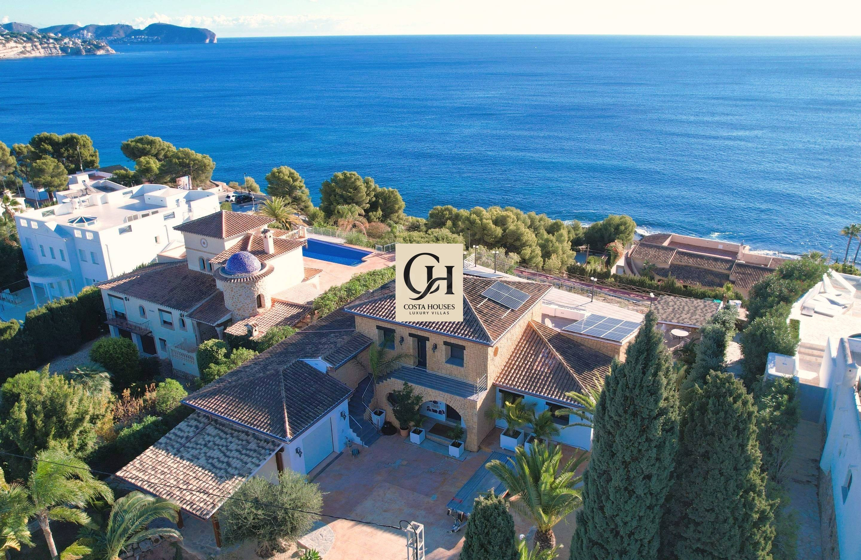 VILLA FUSTERA EN VENTA - LUJO CON VISTAS FRONTALES AL MAR EN