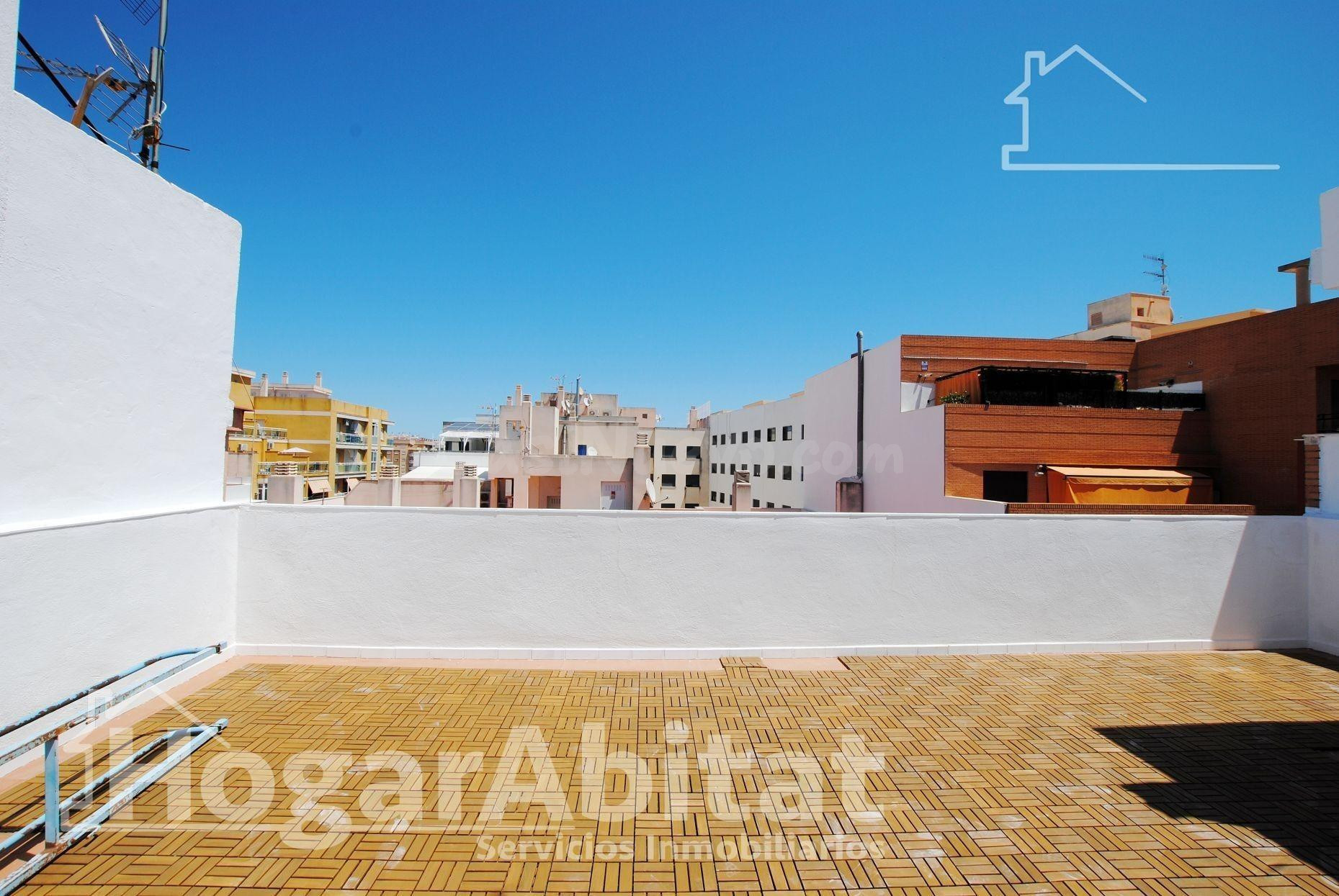 EDIFICIO SEMINUEVO Y REFORMADO CON LOCAL COMERCIAL, 3 TRASTE - foto 2