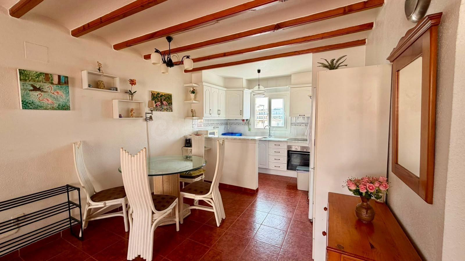 Bungalow de 2 dormitorios en Orihuela Costa - foto 4
